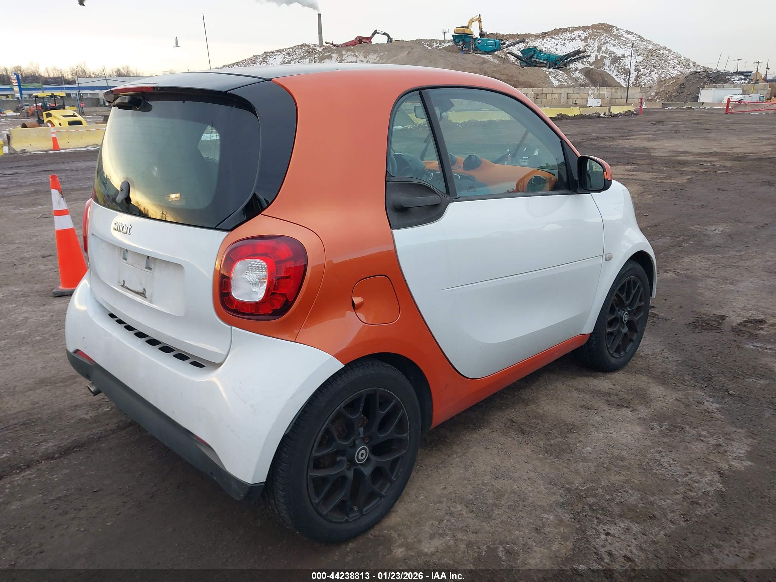 SMART FORTWO image 4