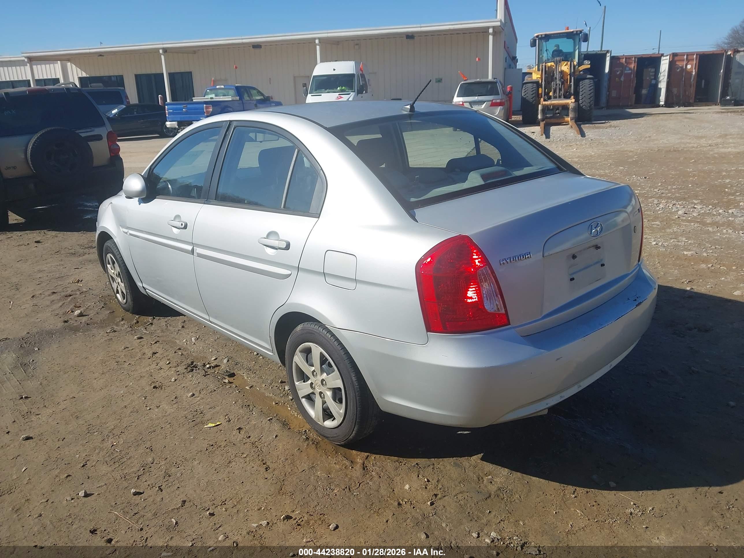 HYUNDAI ACCENT image 3