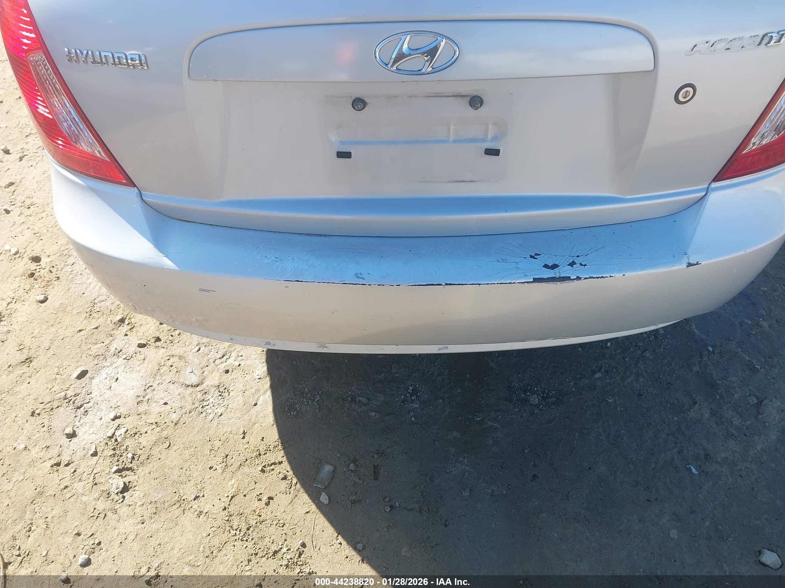 HYUNDAI ACCENT image 6