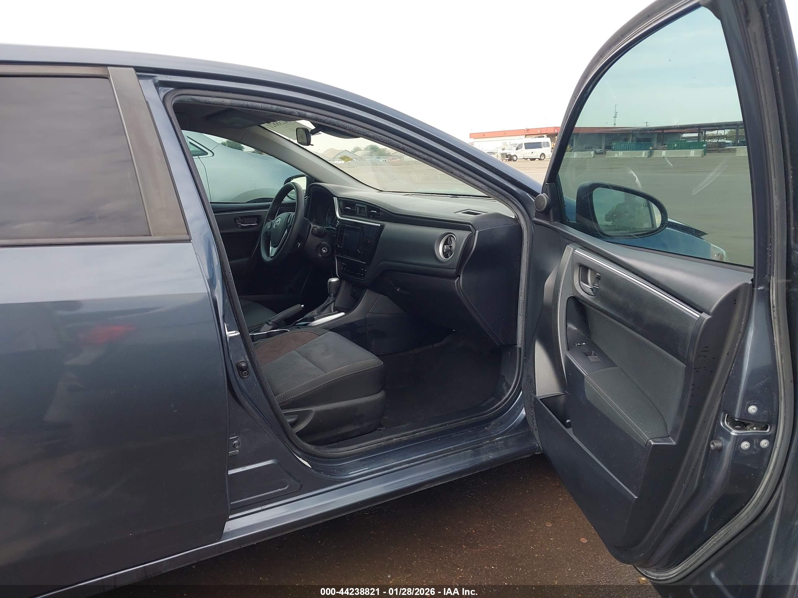 TOYOTA COROLLA image 5