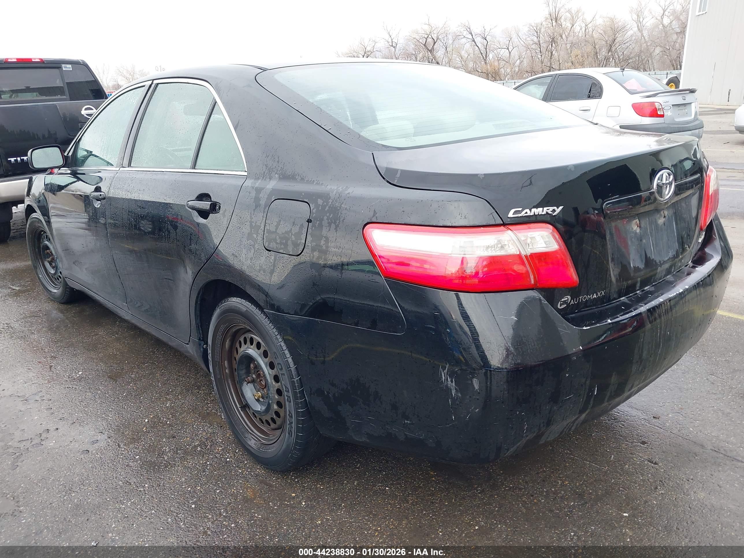 TOYOTA CAMRY image 3
