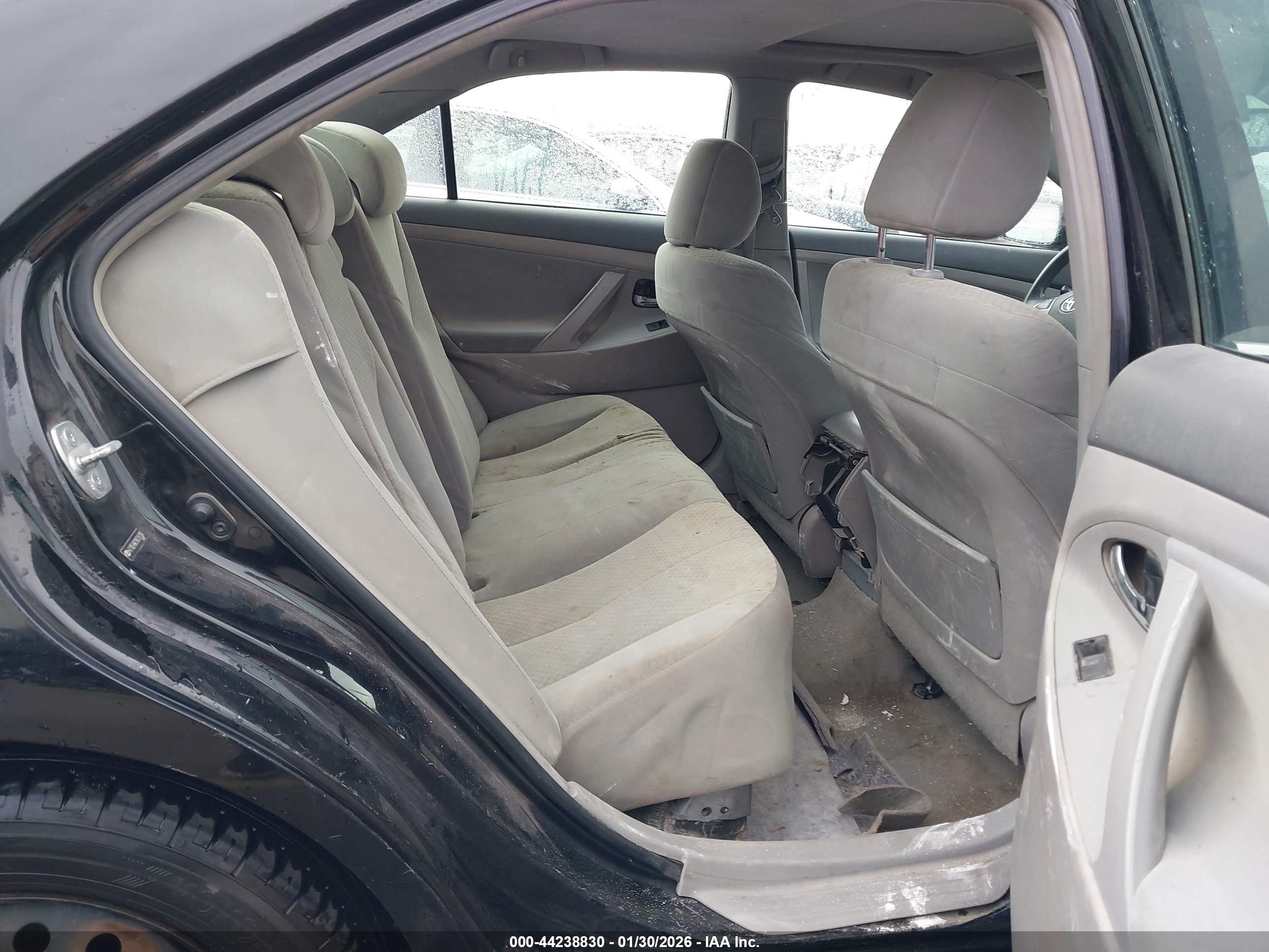 TOYOTA CAMRY image 8