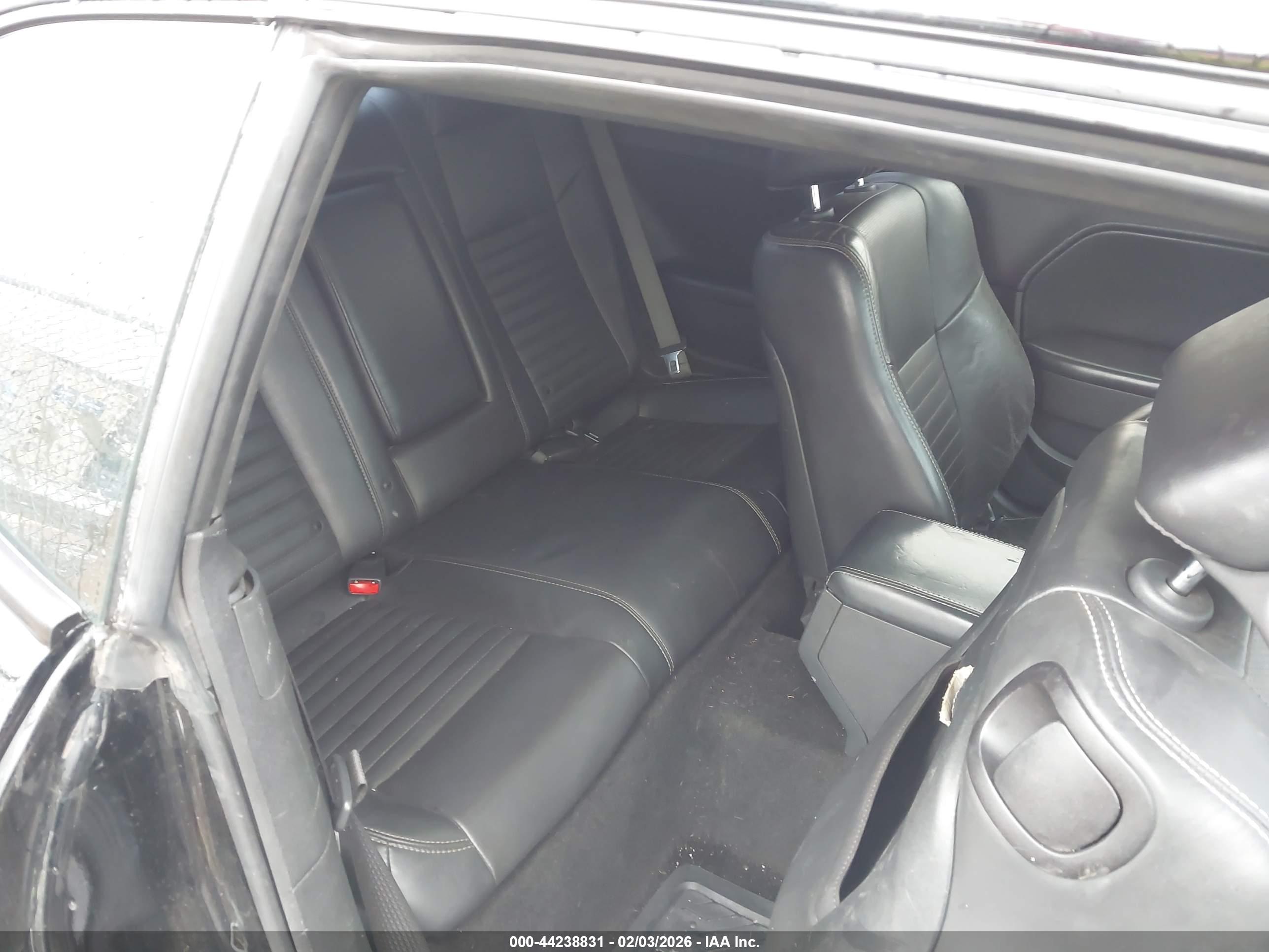 DODGE CHALLENGER image 8