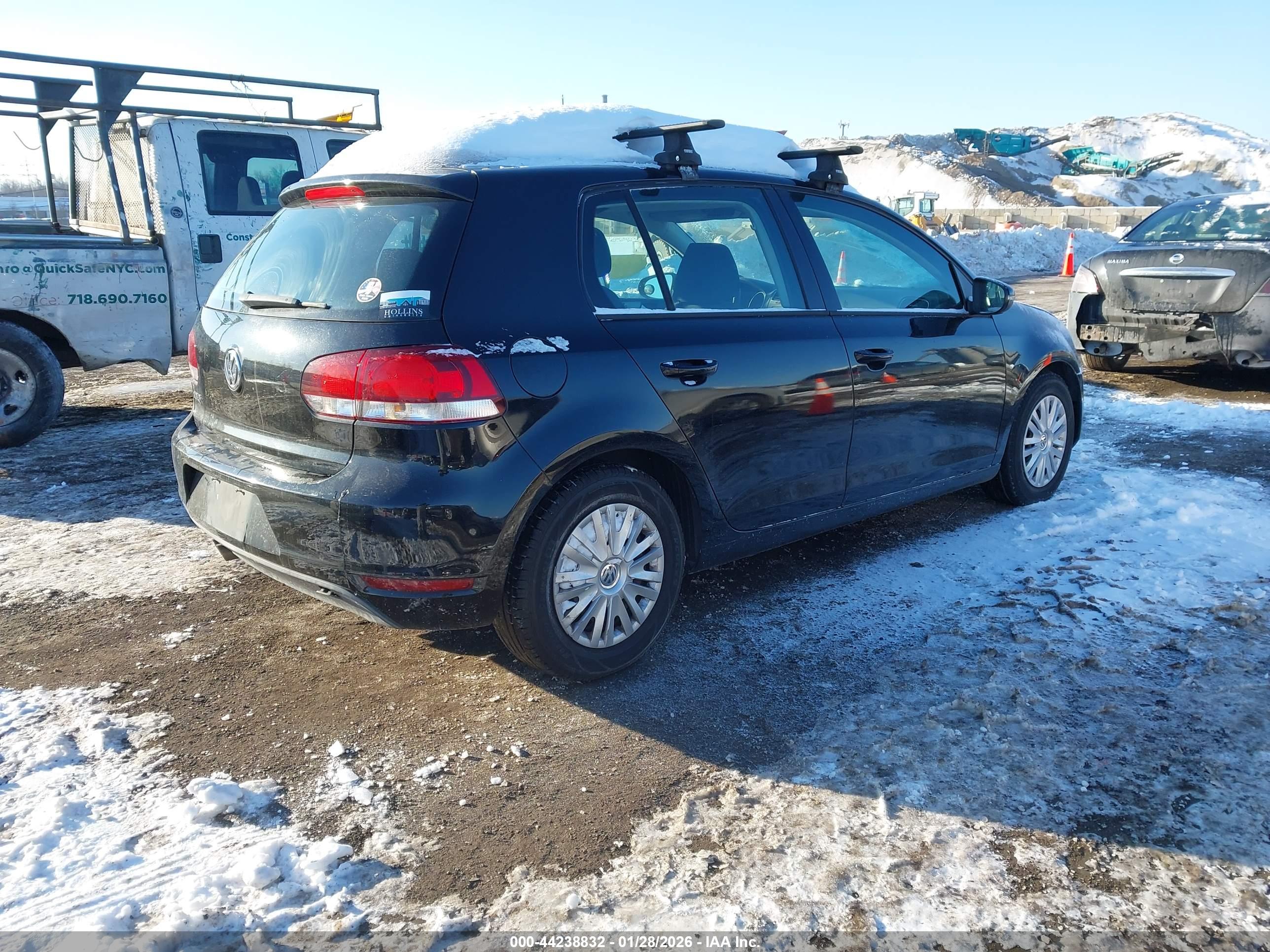 VOLKSWAGEN GOLF image 4