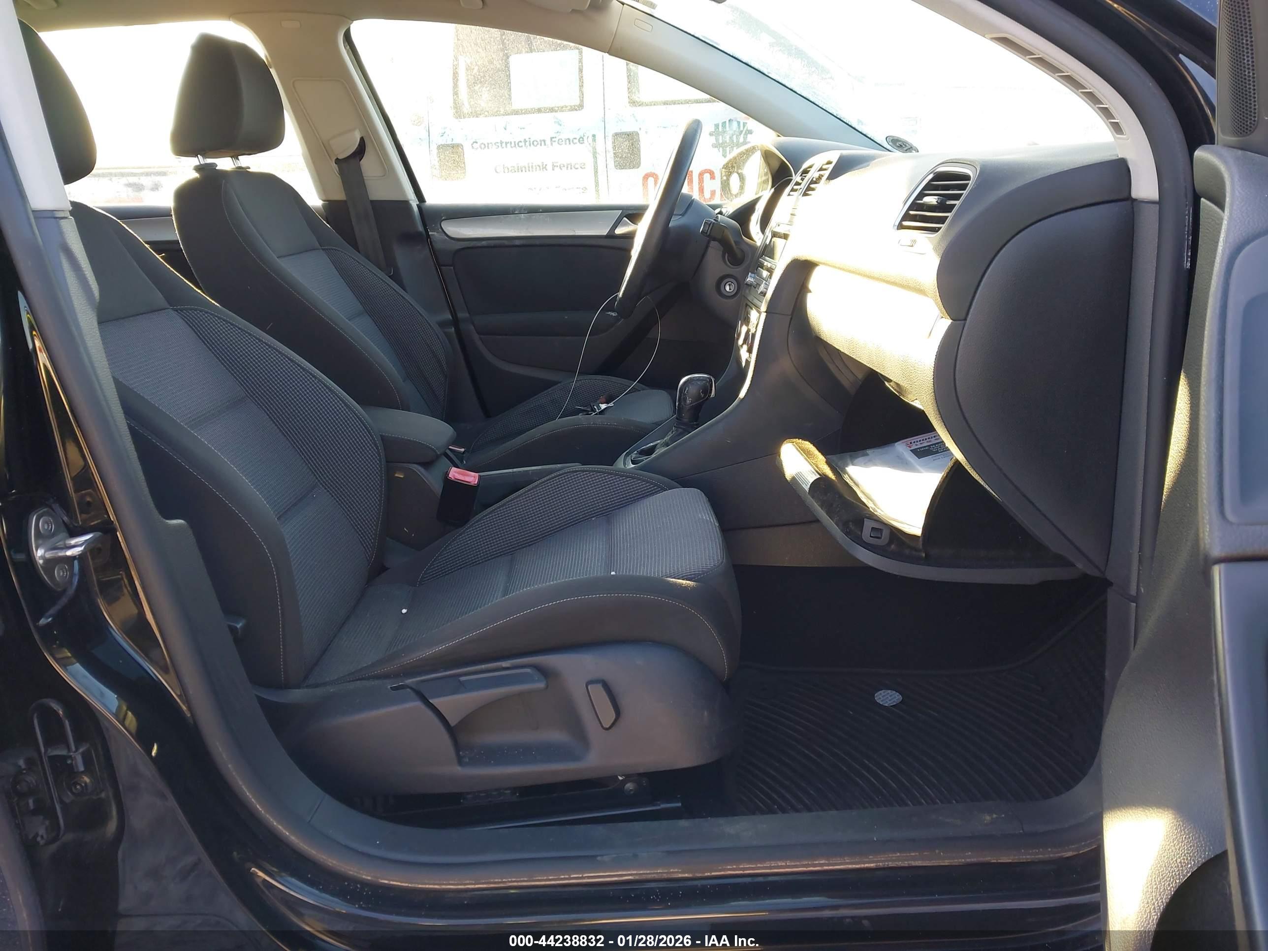 VOLKSWAGEN GOLF image 5
