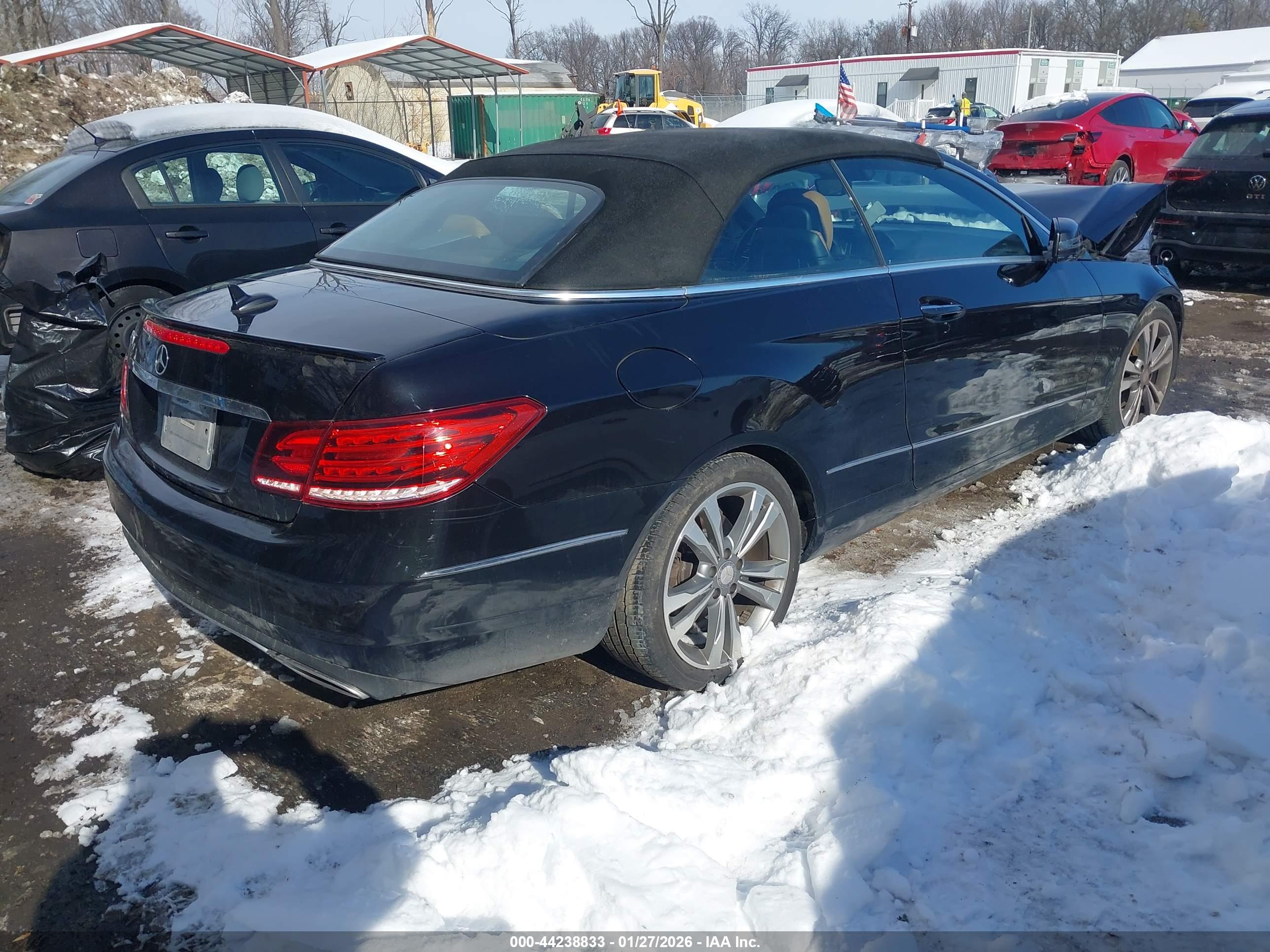 MERCEDES-BENZ E image 4
