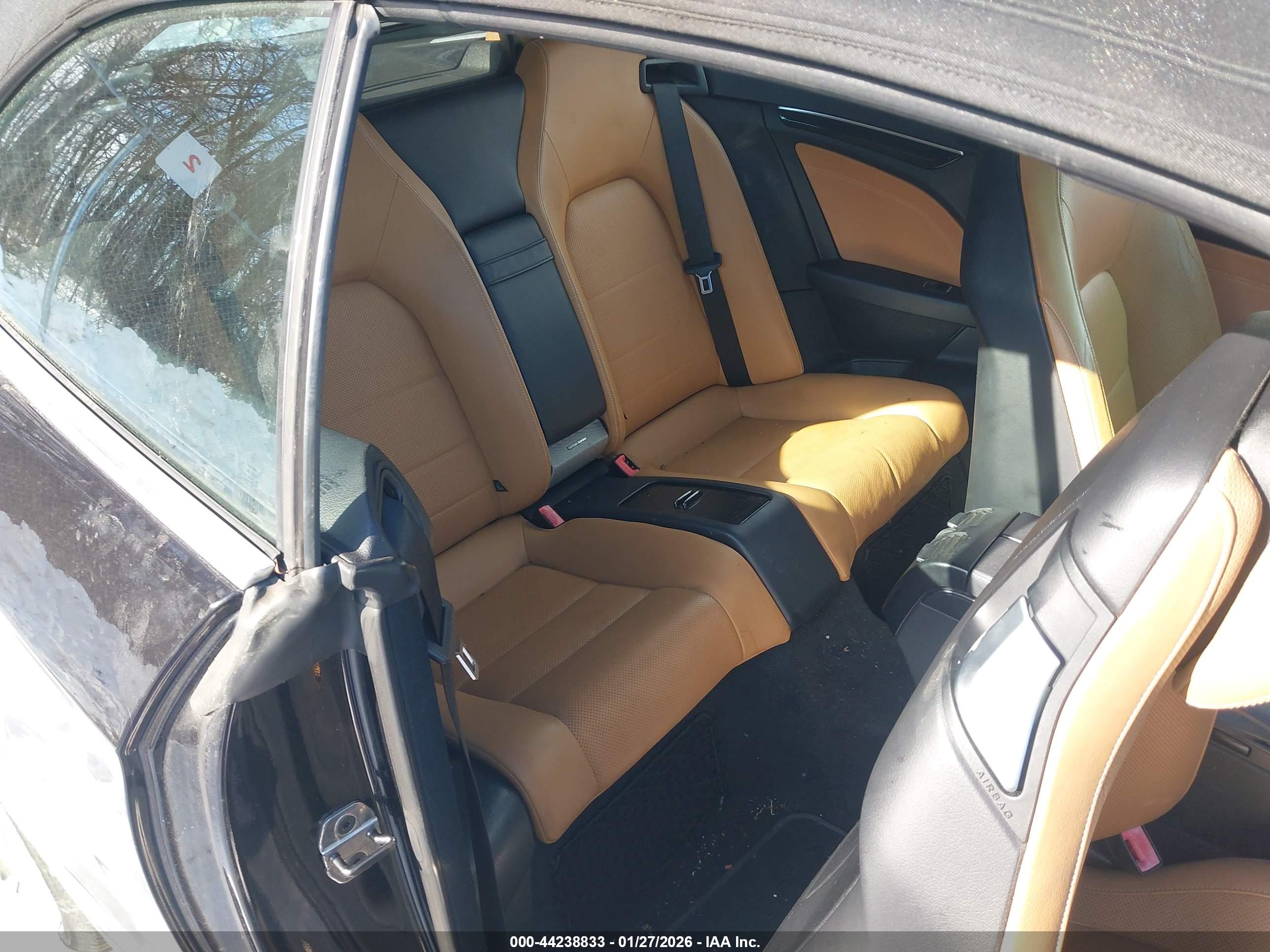 MERCEDES-BENZ E image 8