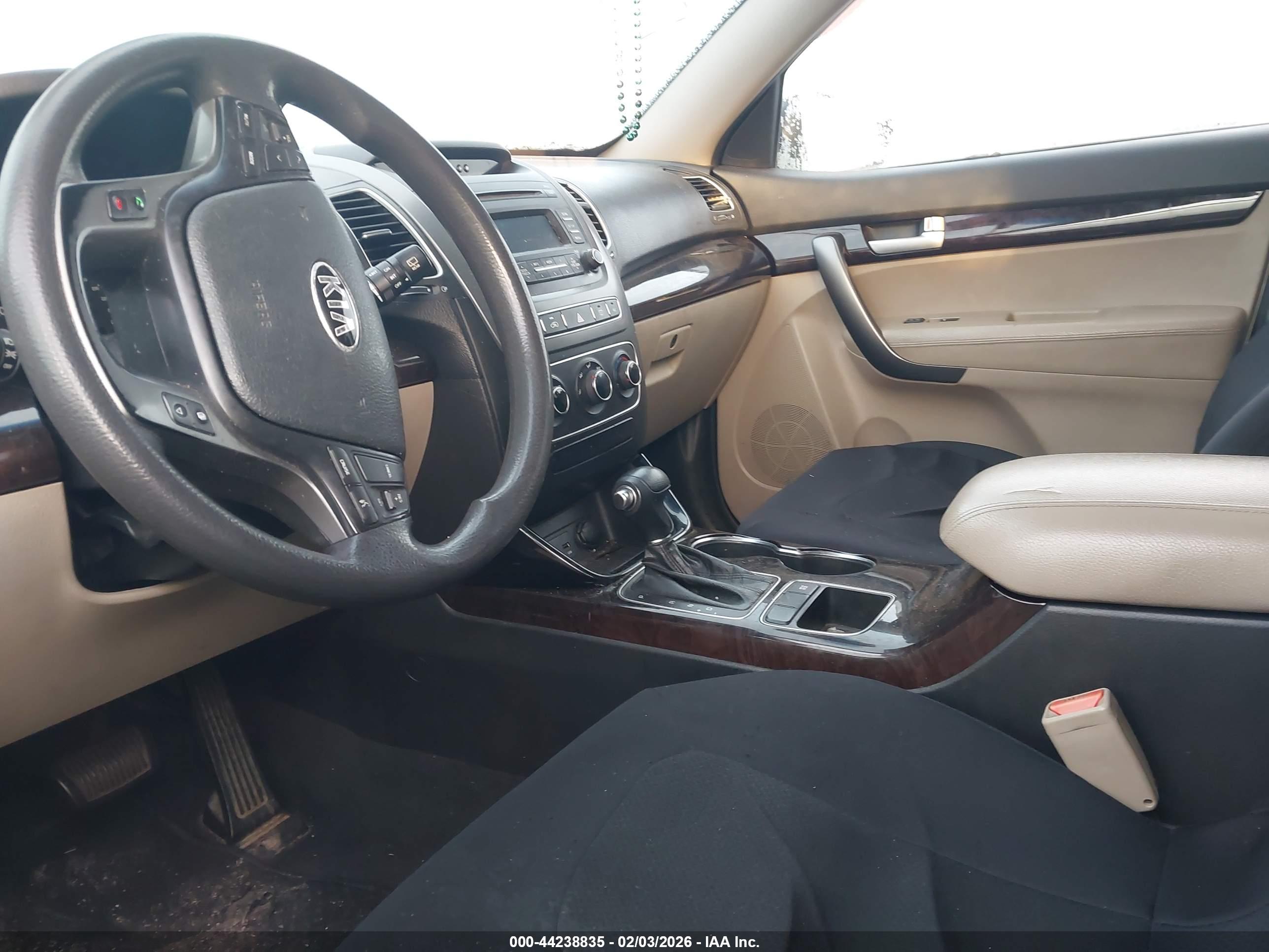 KIA SORENTO image 5