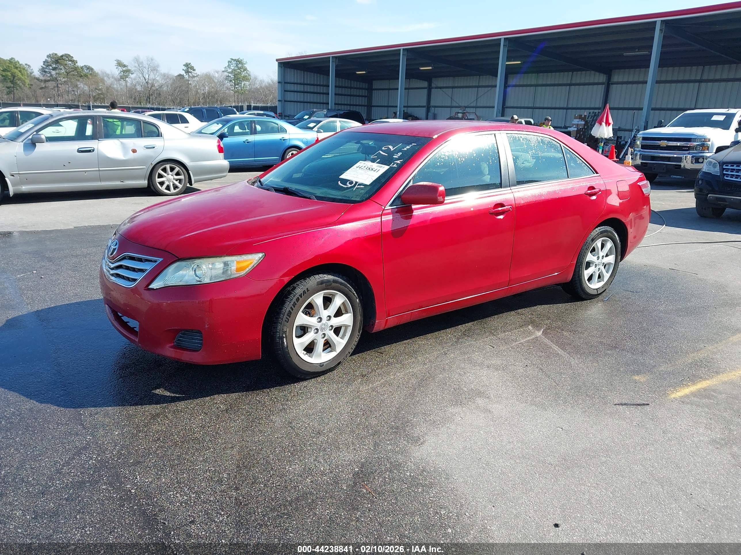 TOYOTA CAMRY image 2