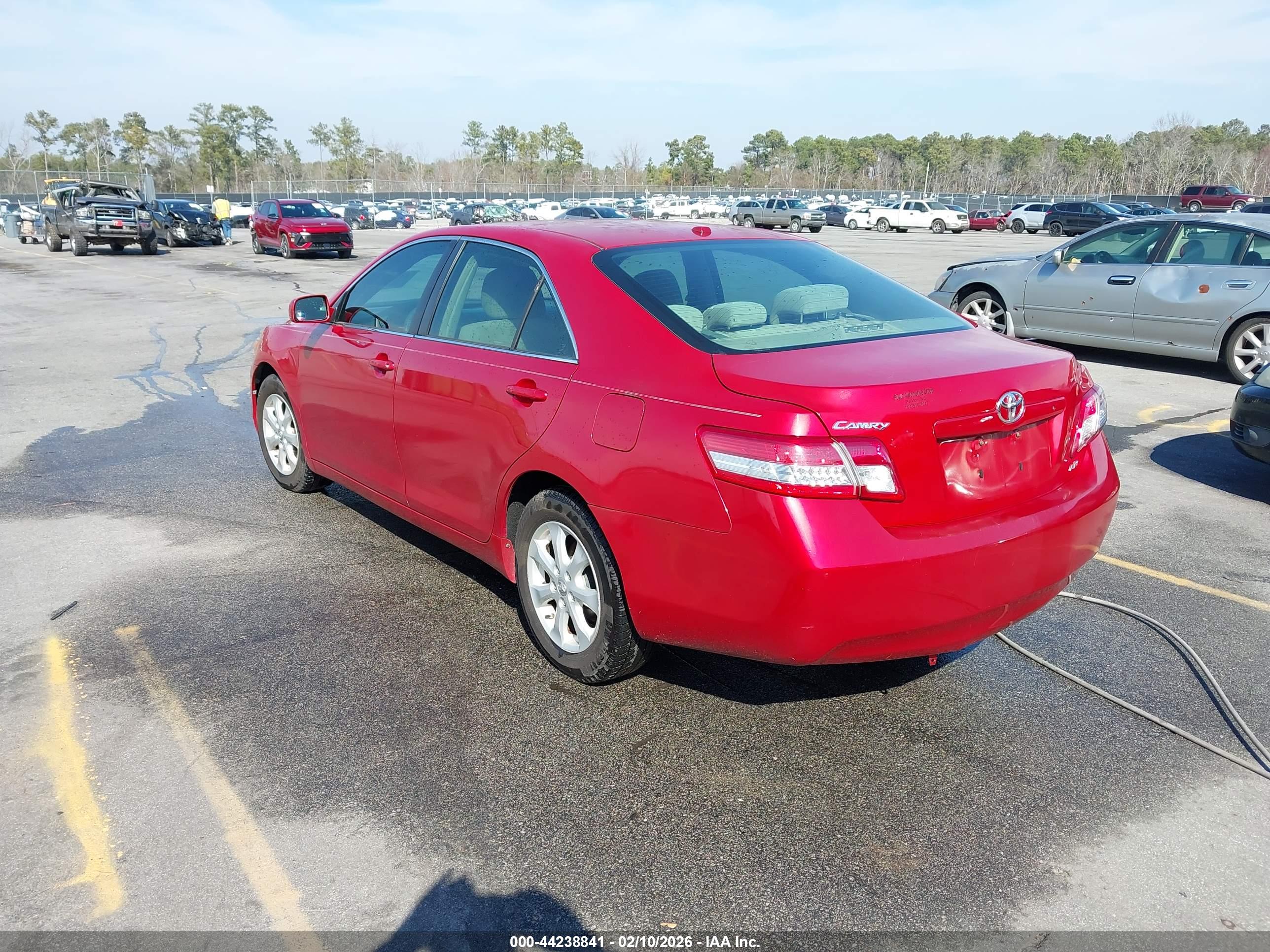 TOYOTA CAMRY image 3