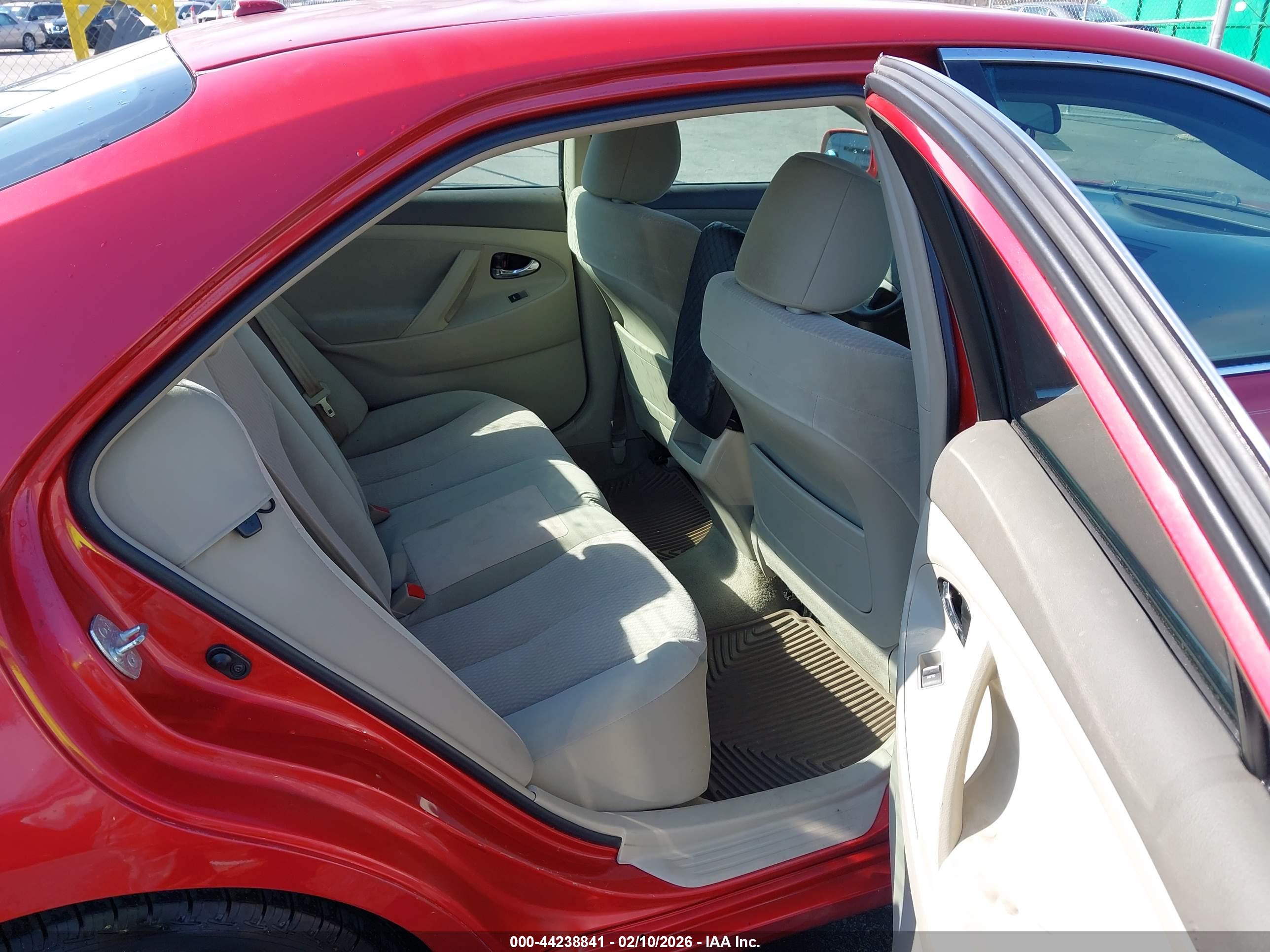 TOYOTA CAMRY image 8