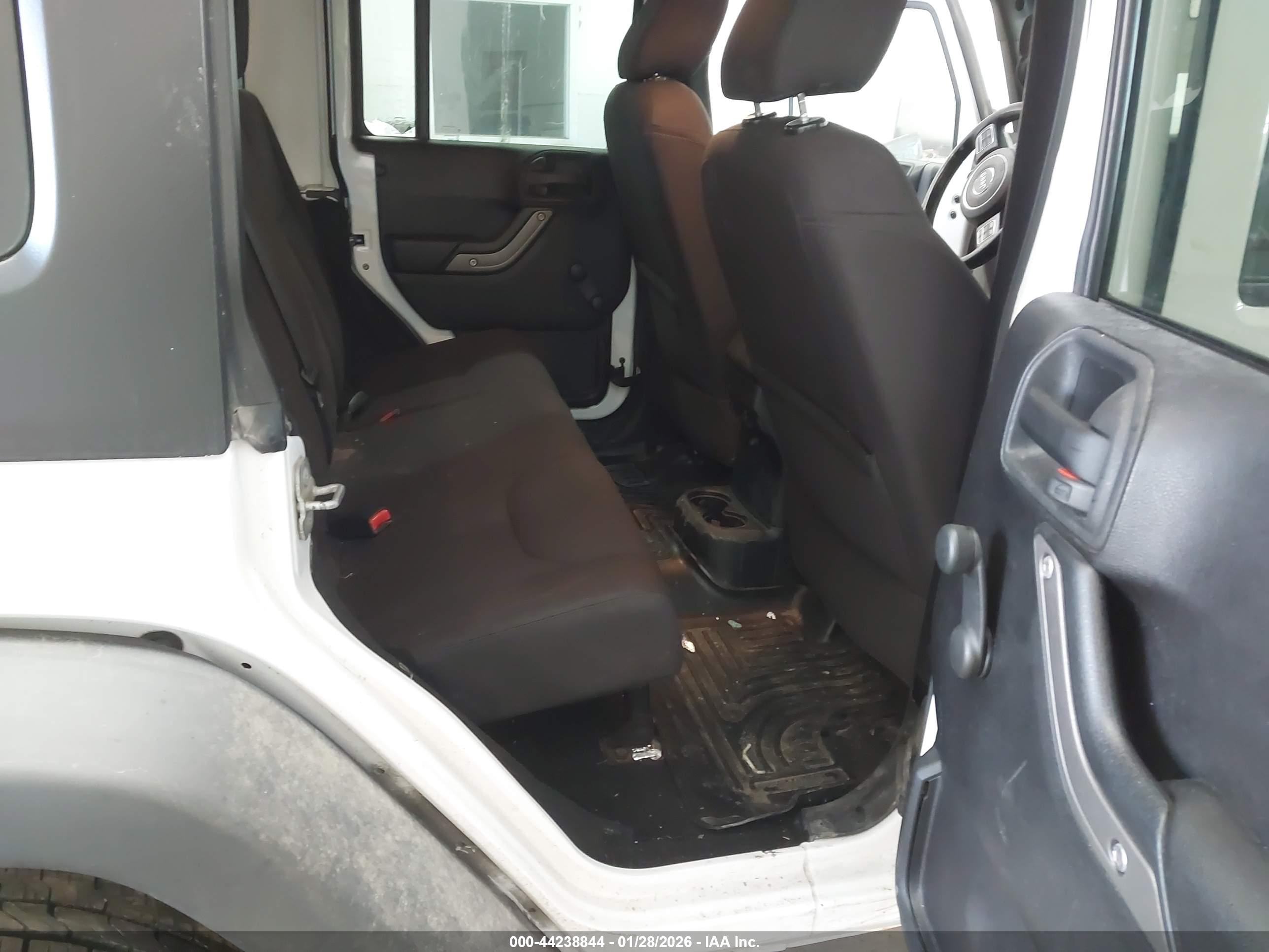 JEEP WRANGLER image 8