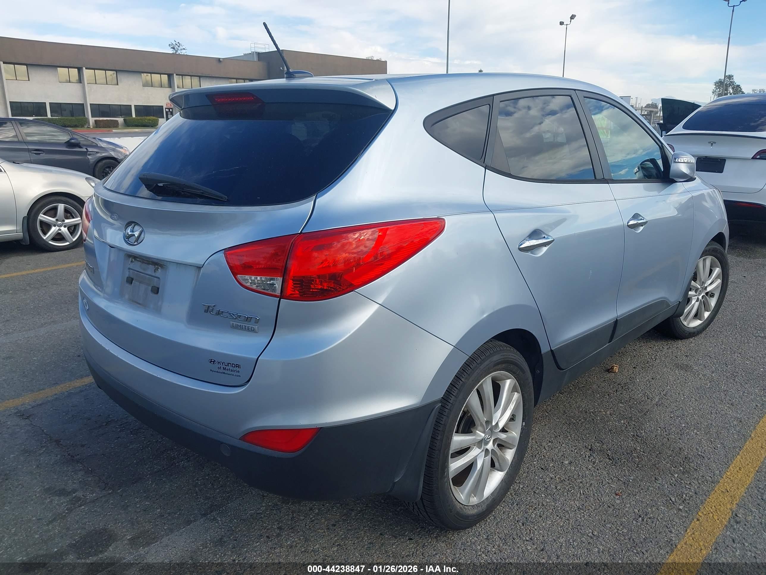 HYUNDAI TUCSON image 4