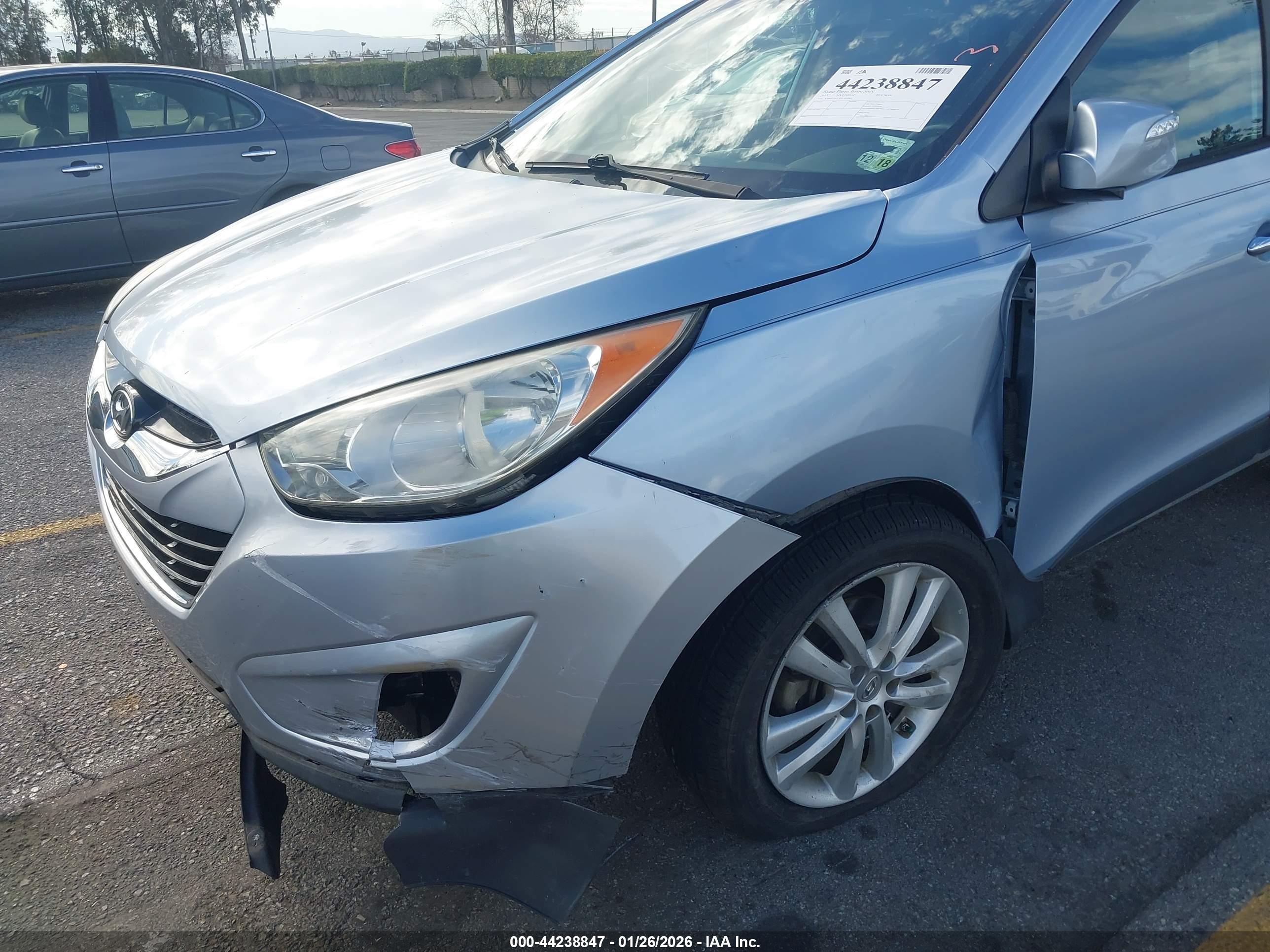 HYUNDAI TUCSON image 6
