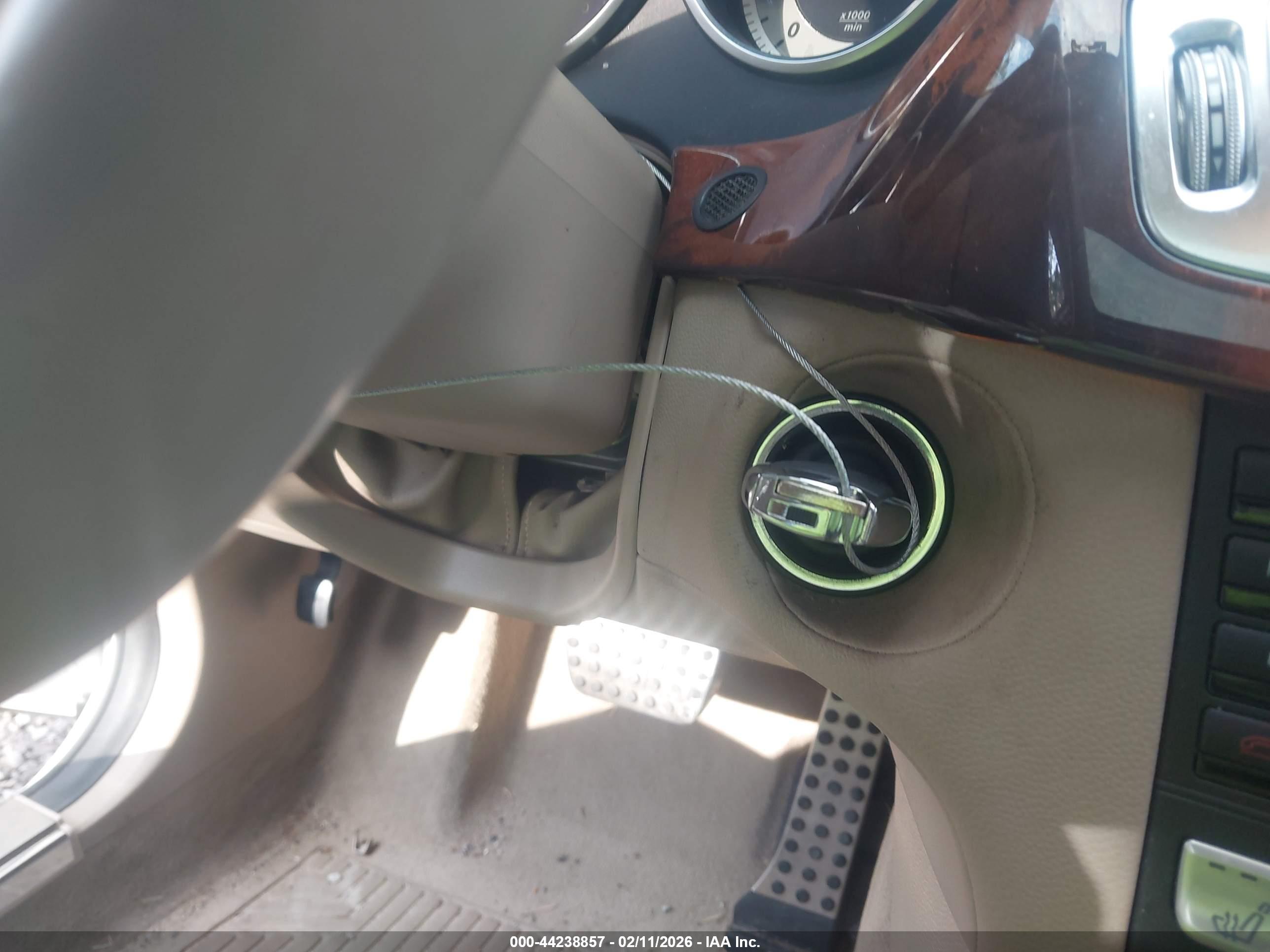 MERCEDES-BENZ CLS image 11