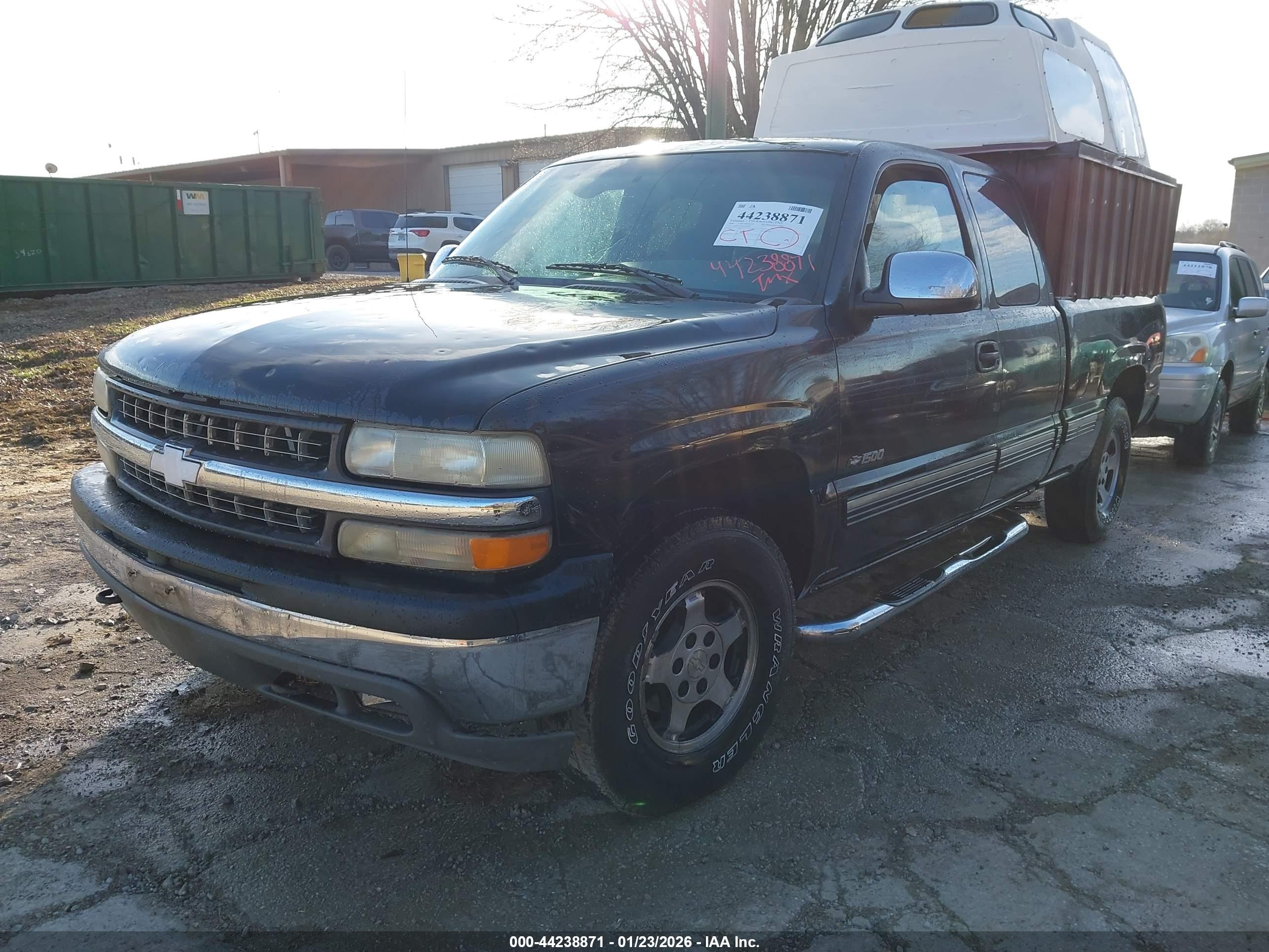 CHEVROLET SILVERADO image 2