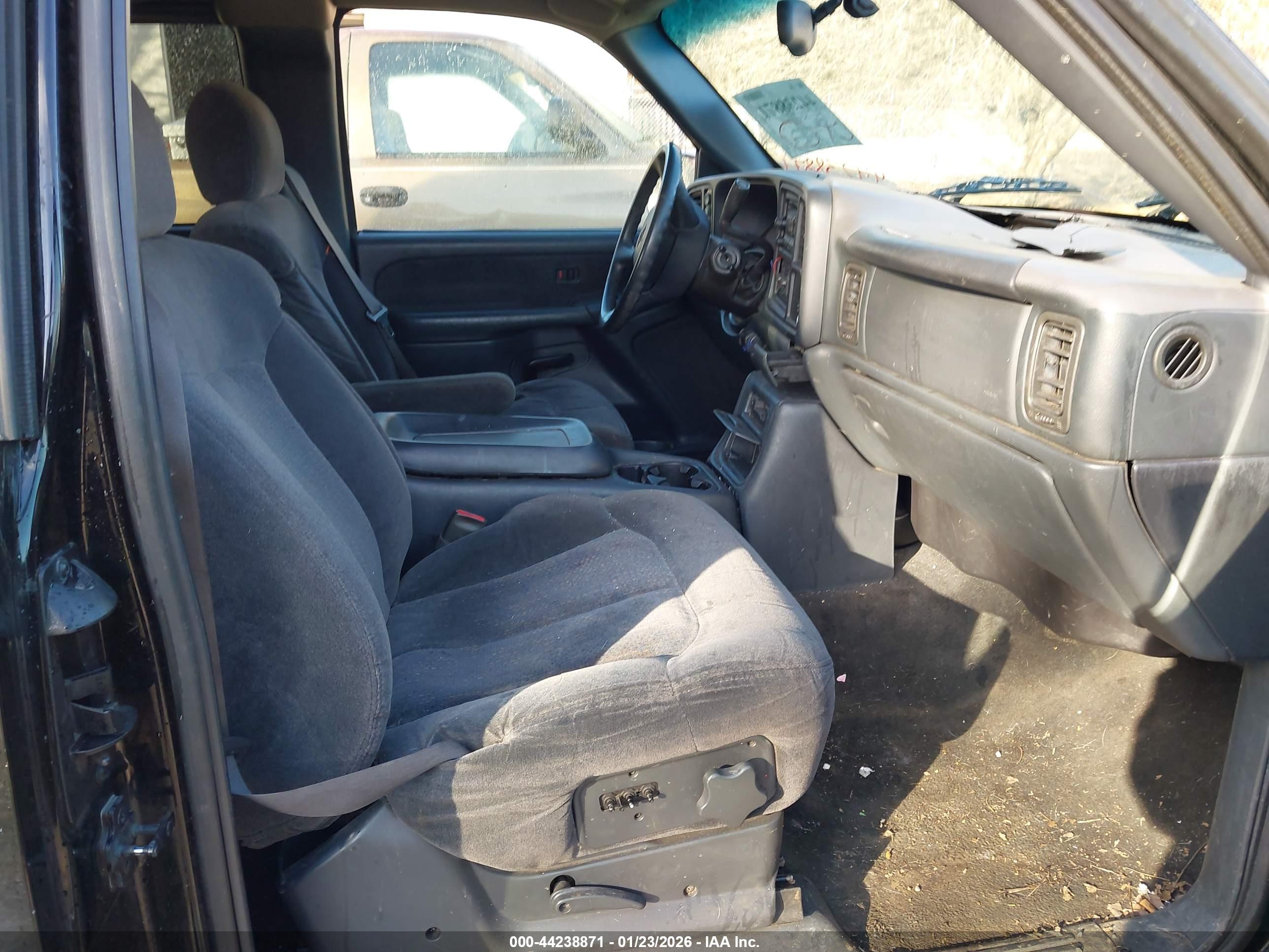CHEVROLET SILVERADO image 5