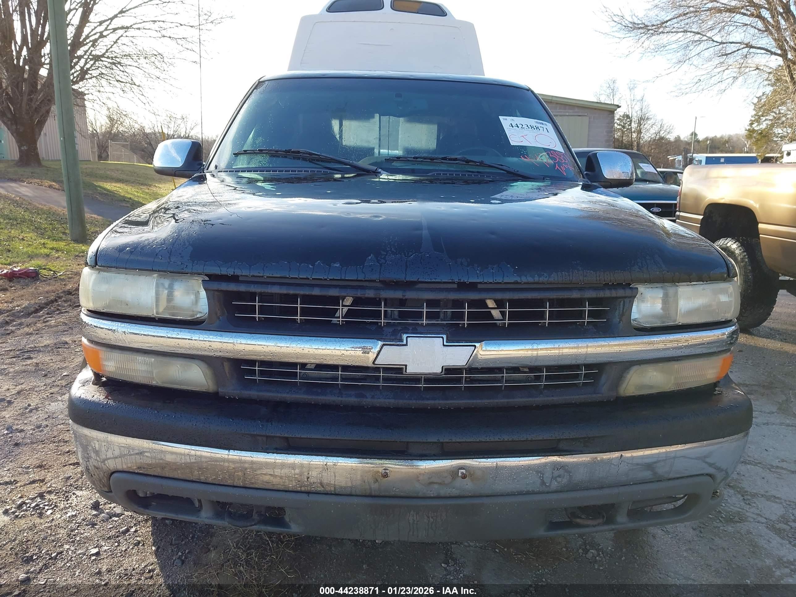 CHEVROLET SILVERADO image 6