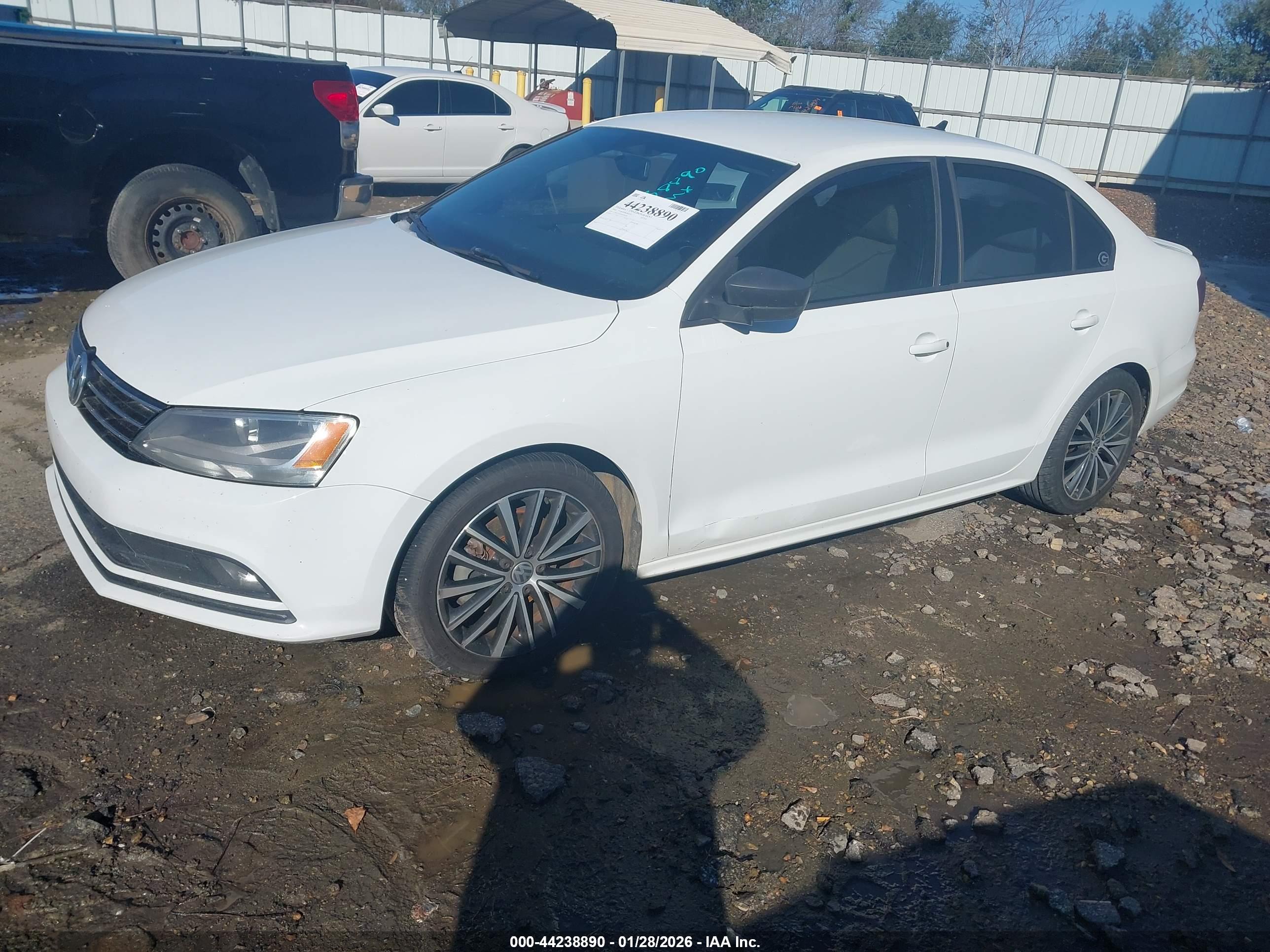 VOLKSWAGEN JETTA image 2