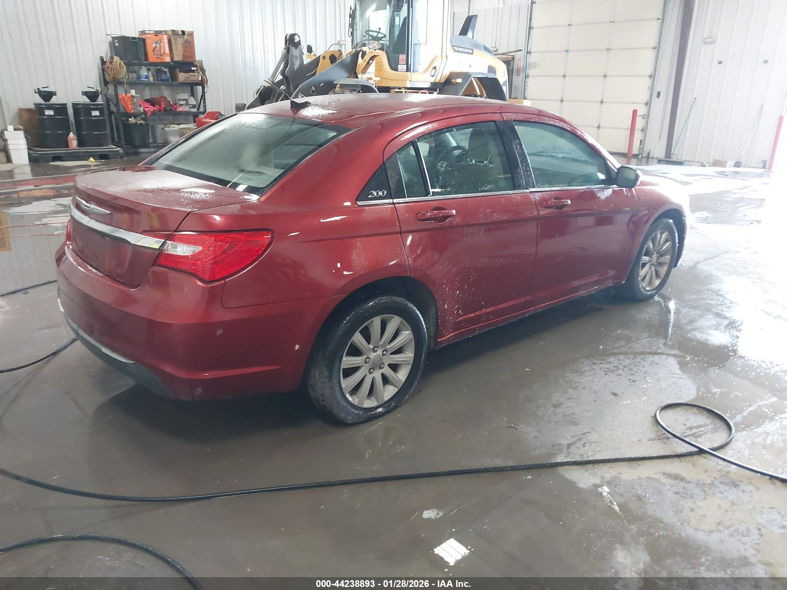 CHRYSLER 200 image 4