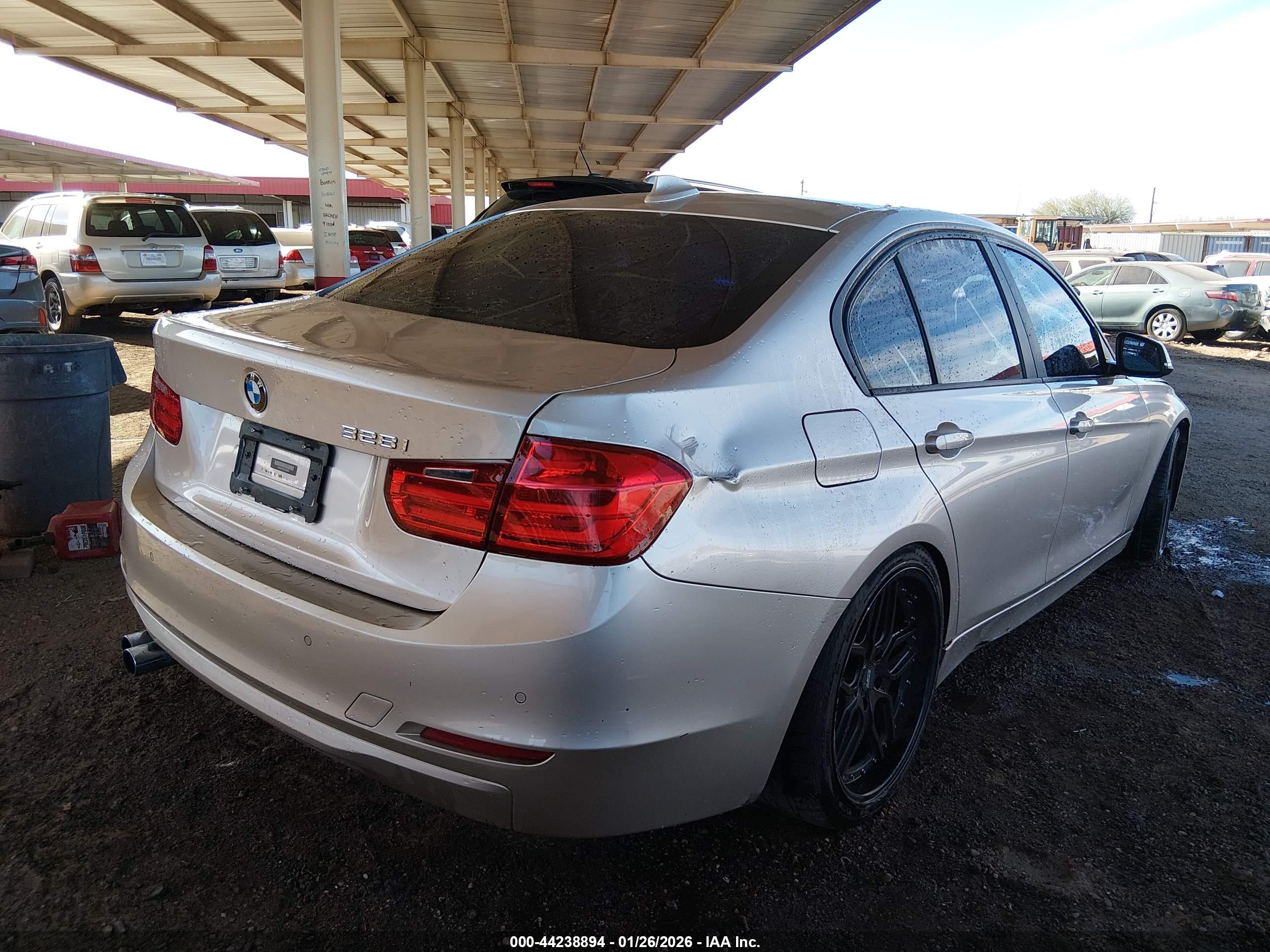 BMW 328I image 4