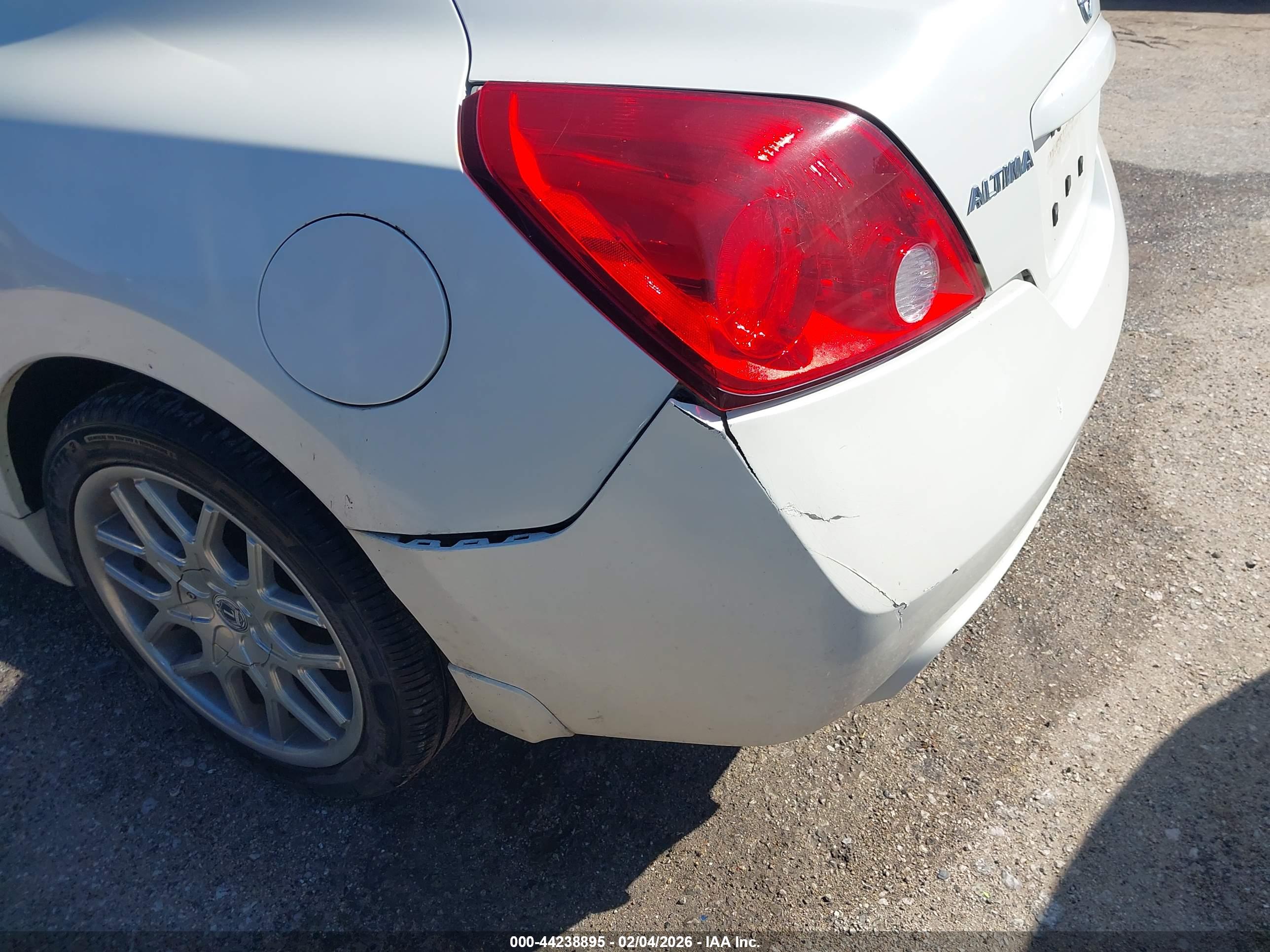 NISSAN ALTIMA image 6