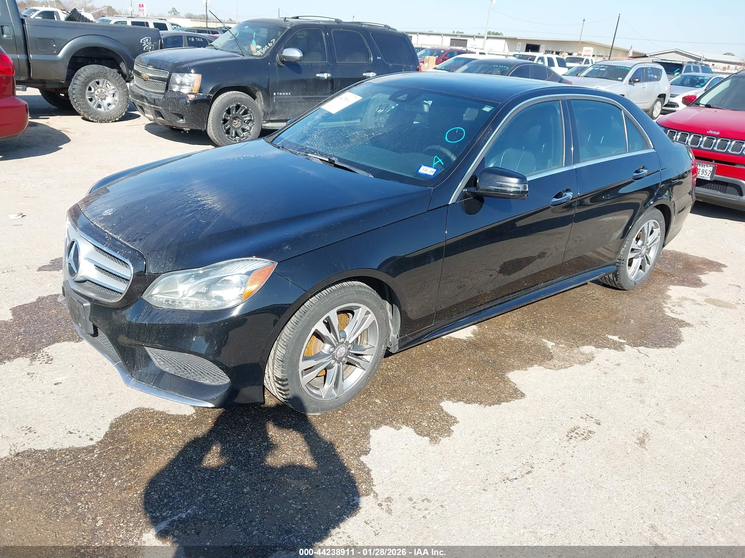MERCEDES-BENZ E image 2