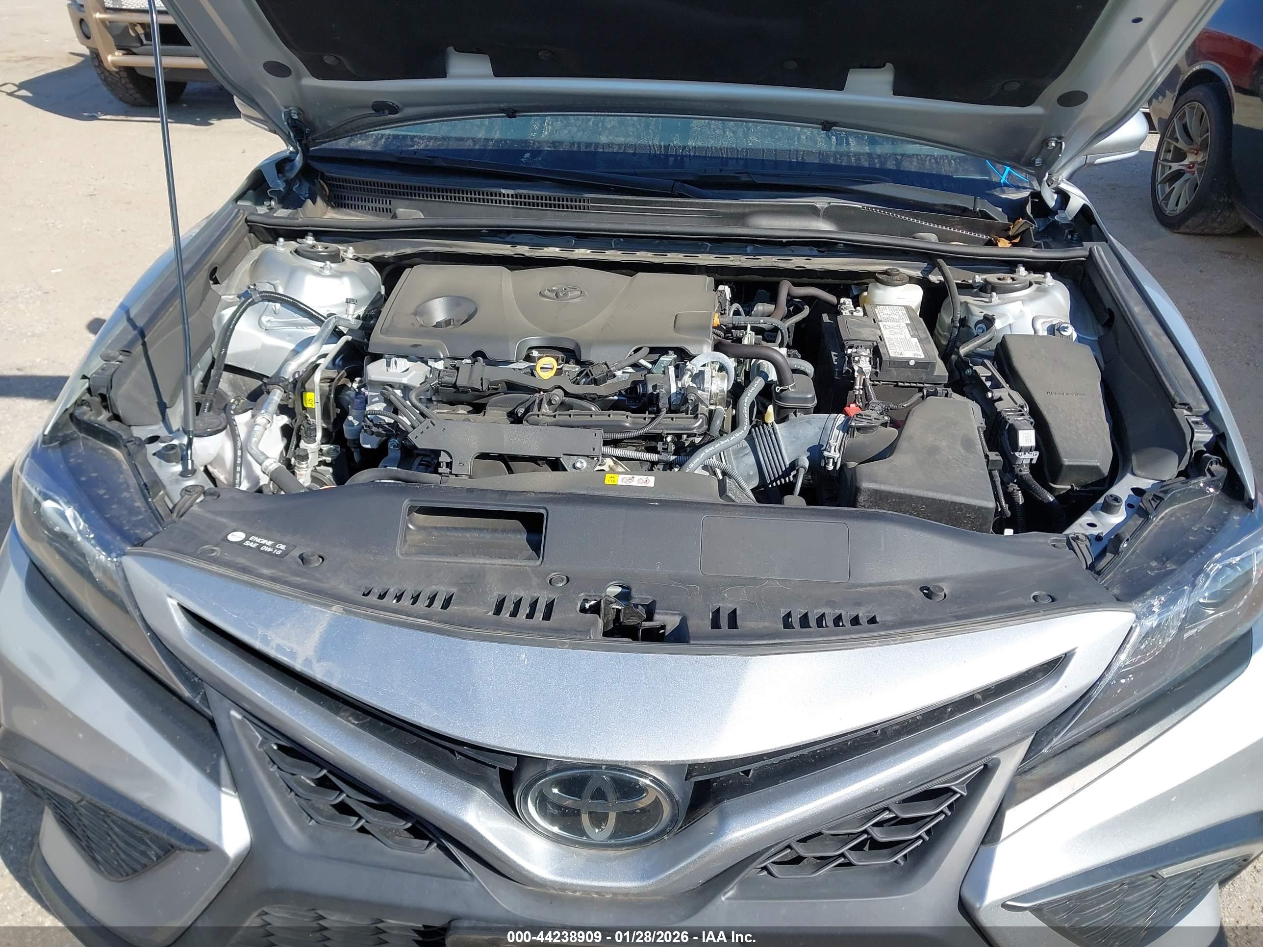 TOYOTA CAMRY image 10