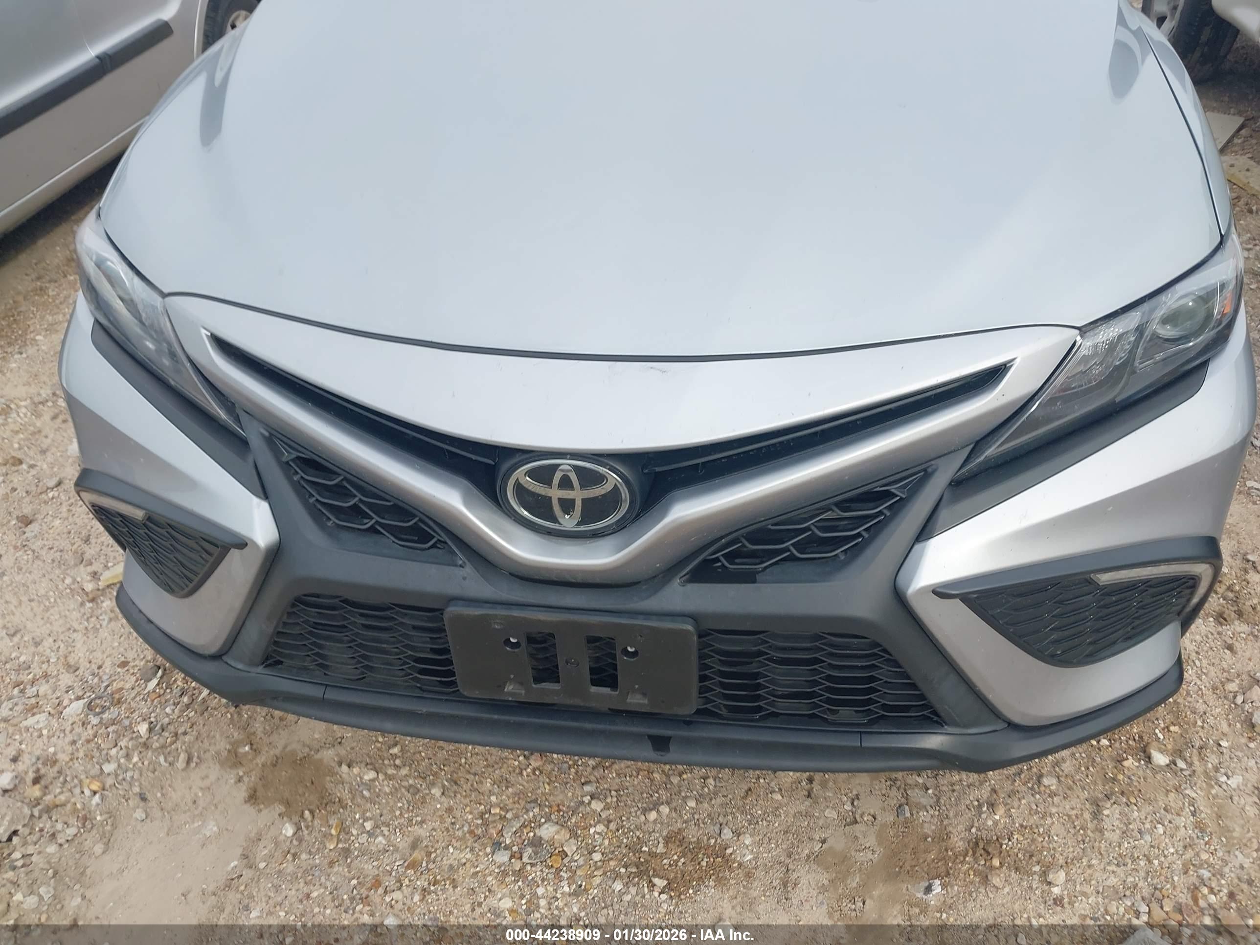 TOYOTA CAMRY image 6