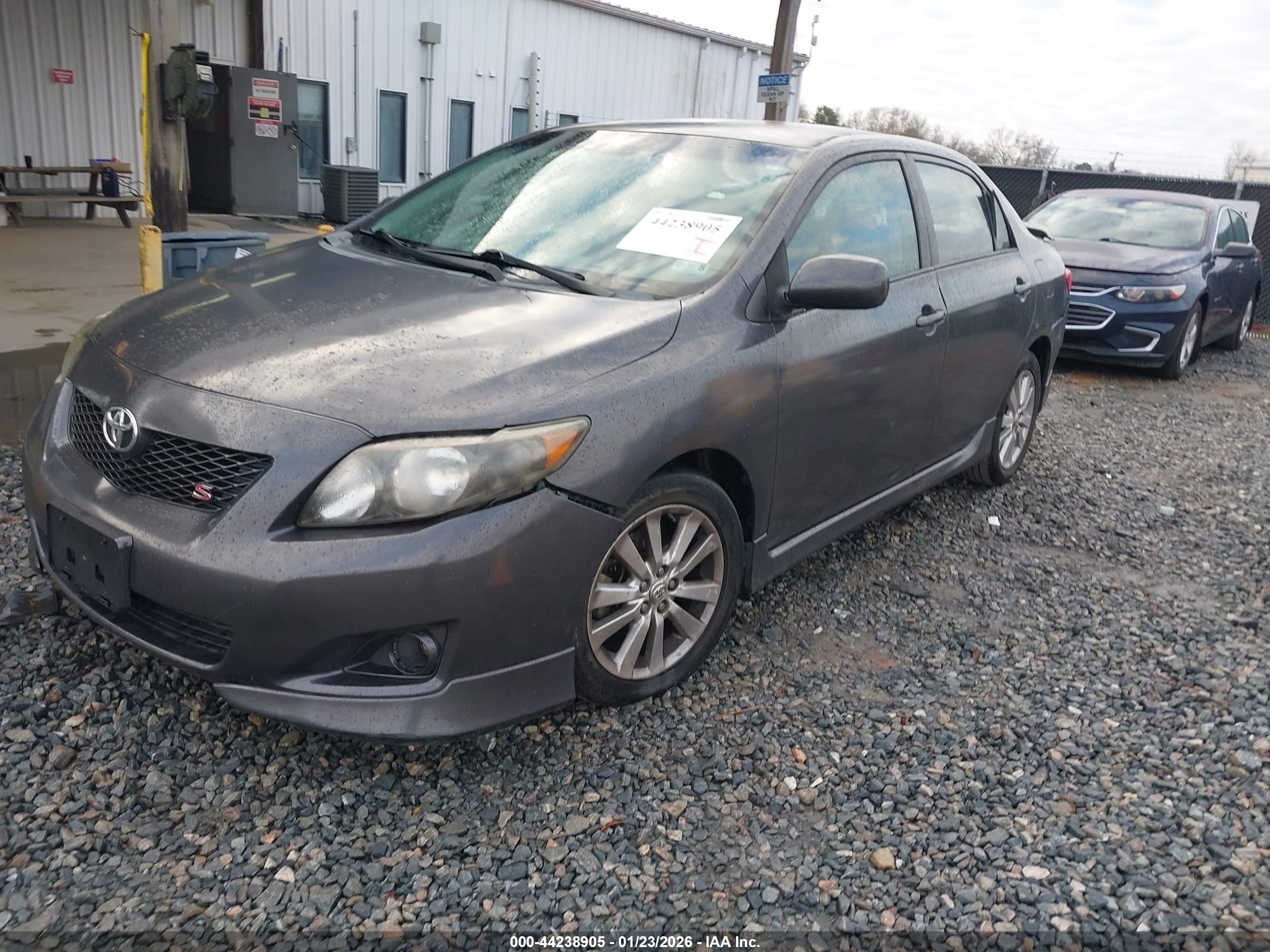 TOYOTA COROLLA image 2