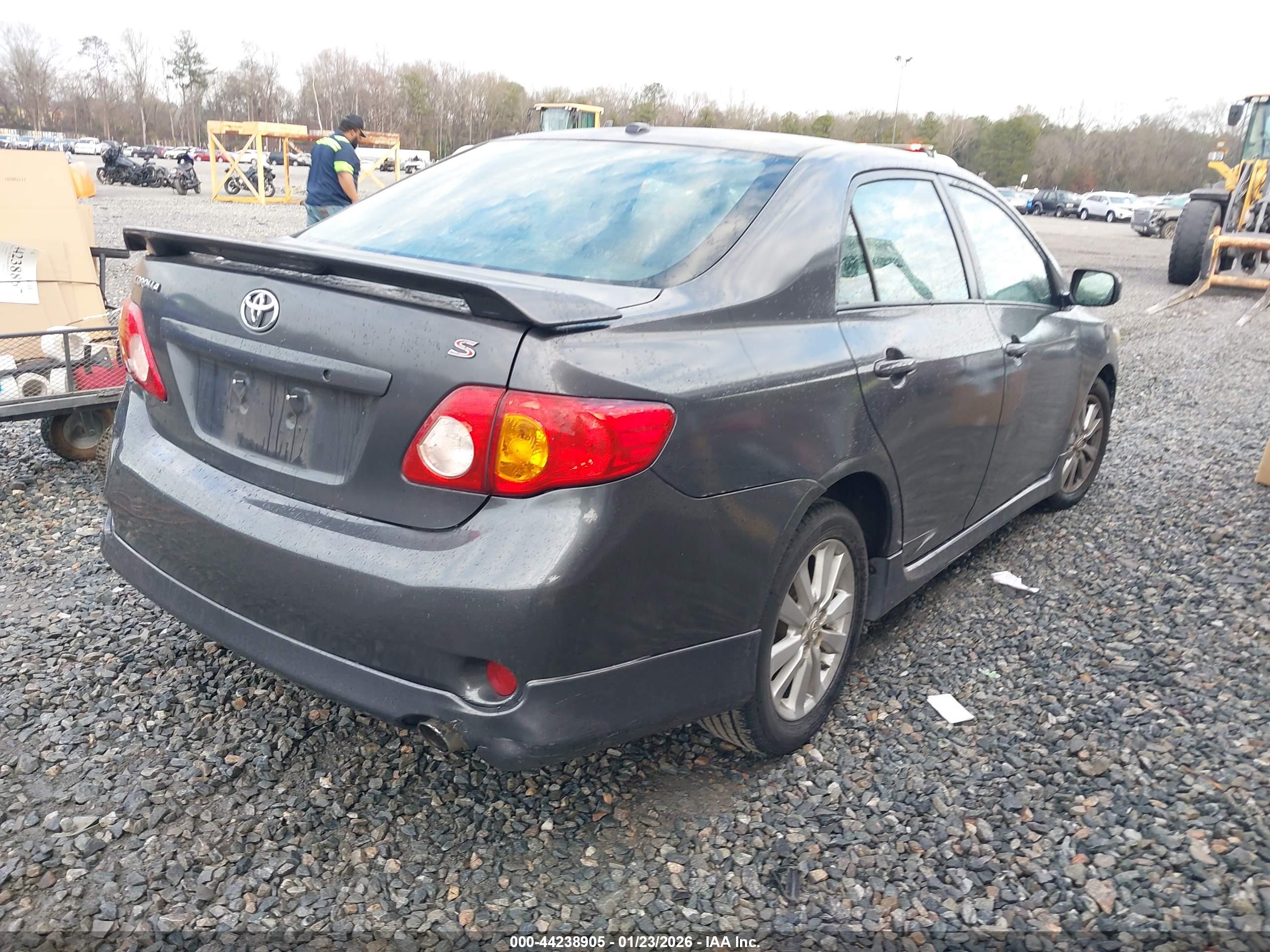 TOYOTA COROLLA image 4