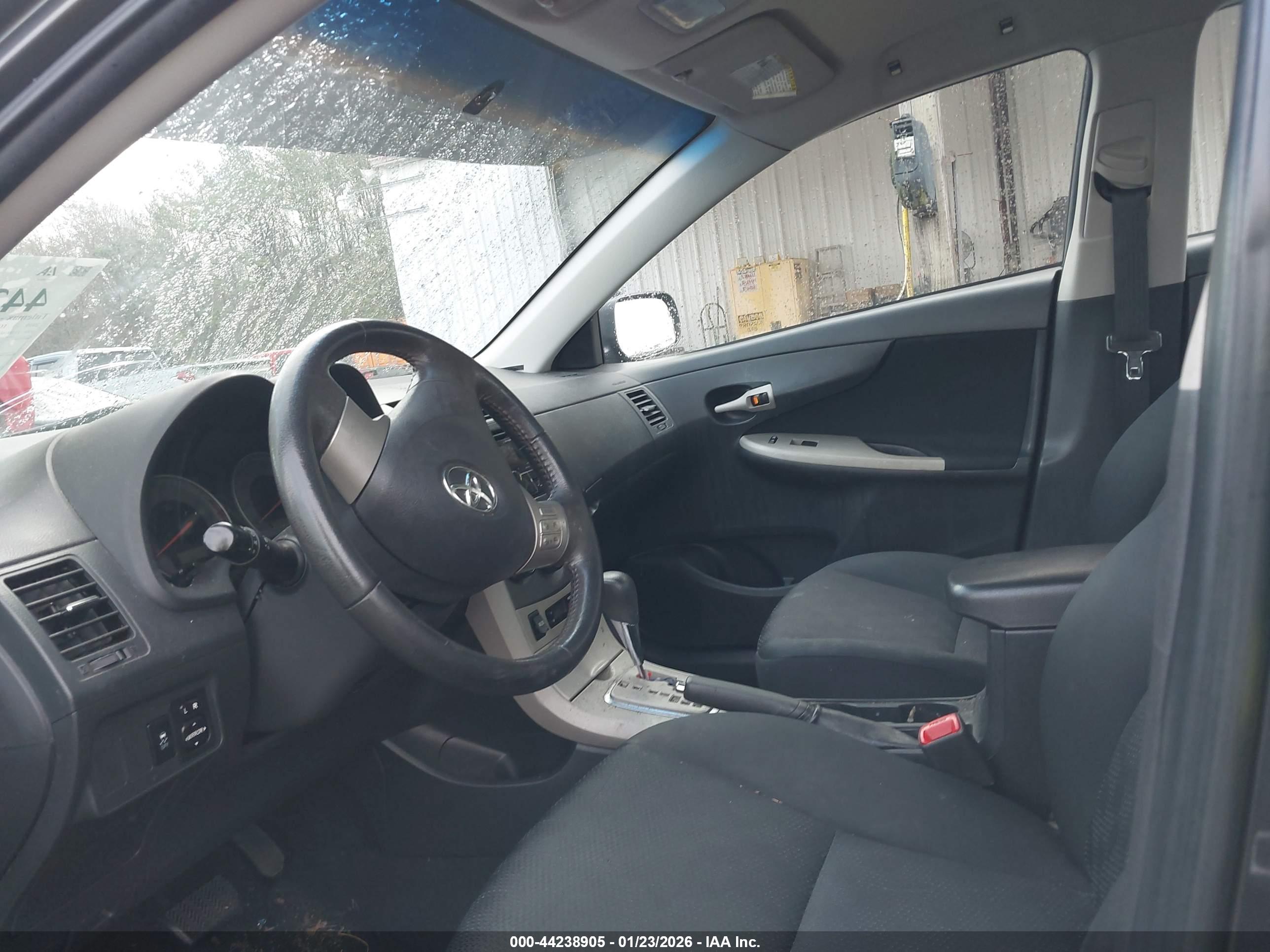 TOYOTA COROLLA image 5