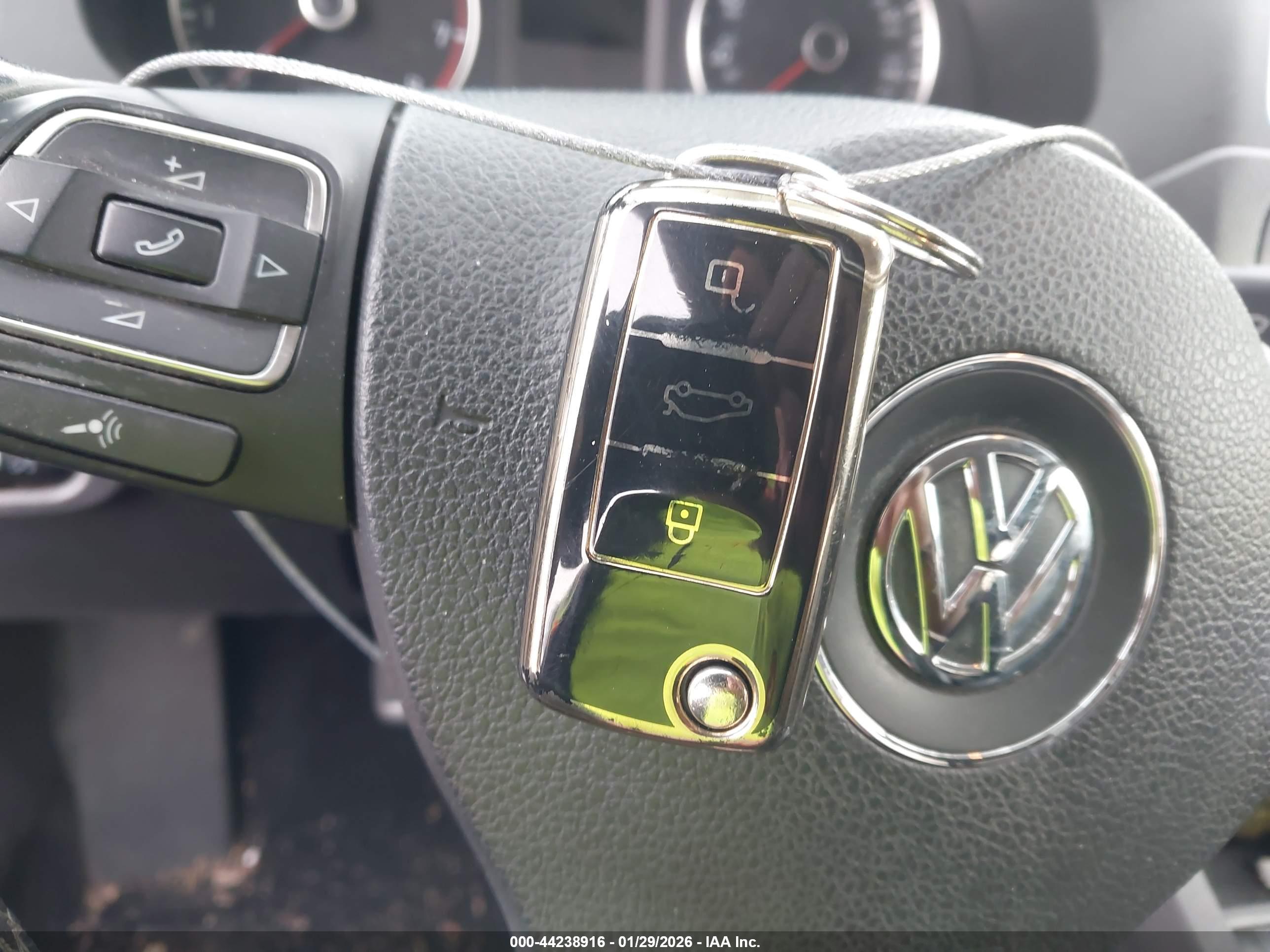 VOLKSWAGEN JETTA image 11
