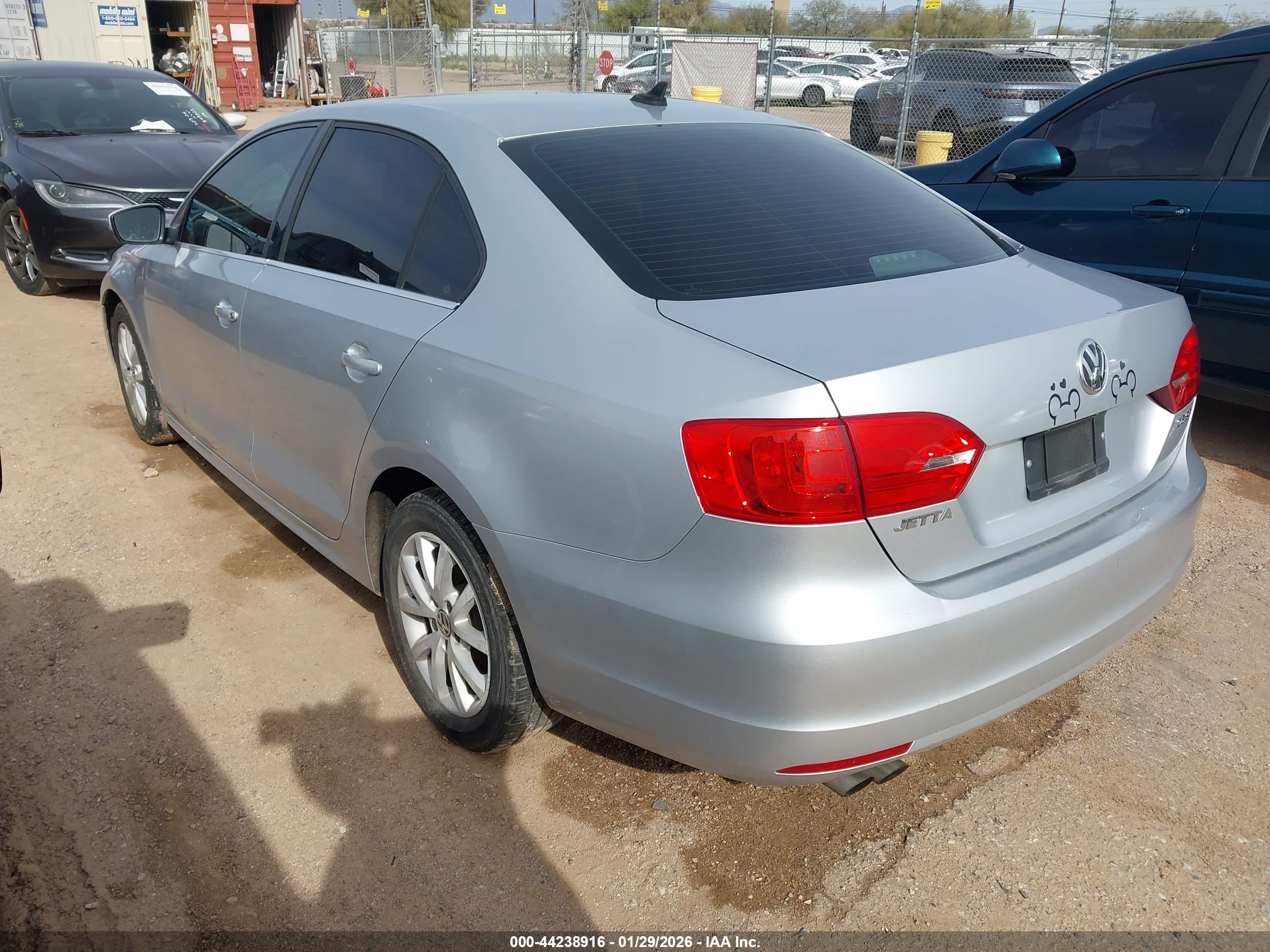 VOLKSWAGEN JETTA image 3
