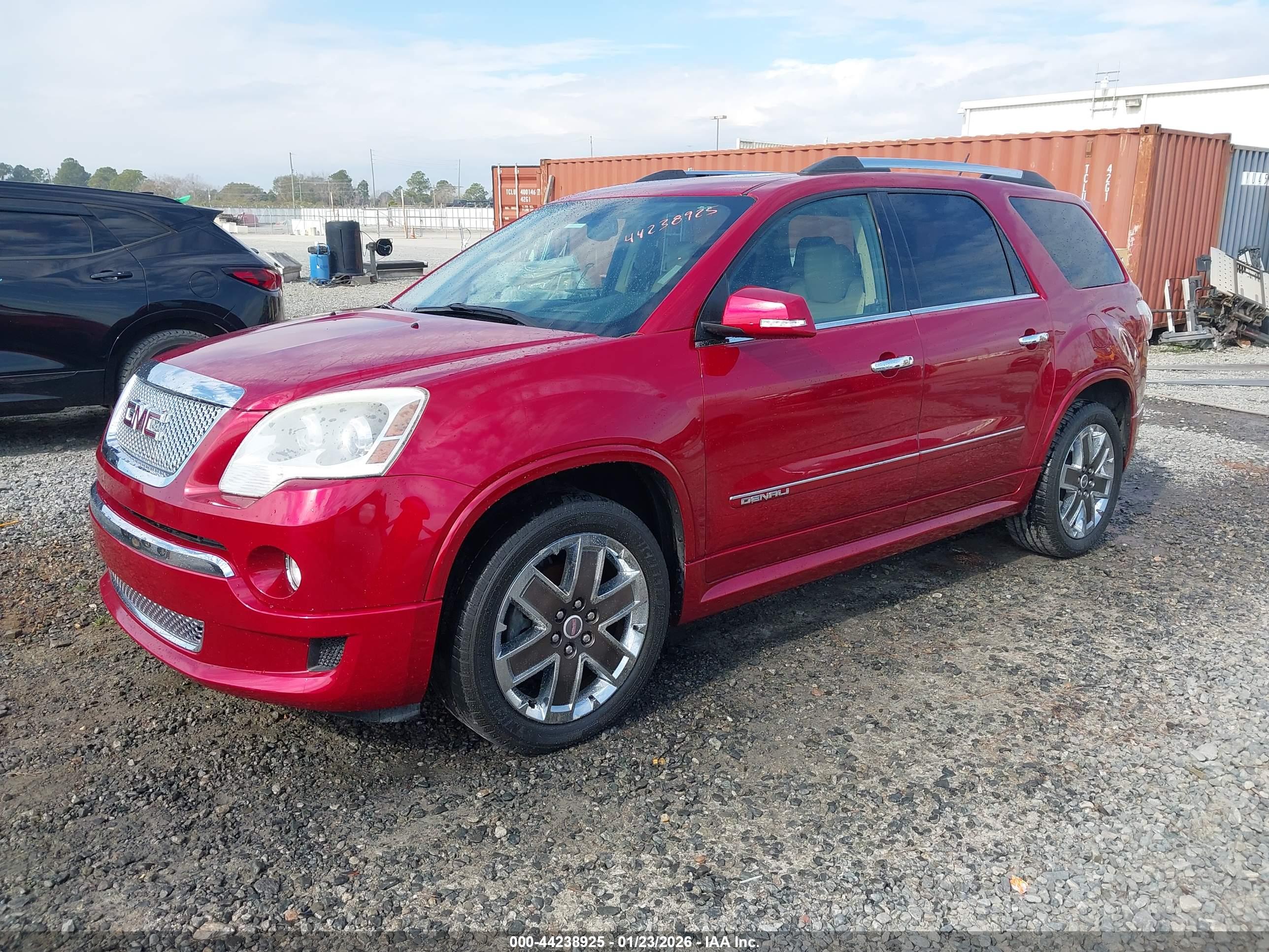 GMC ACADIA image 2