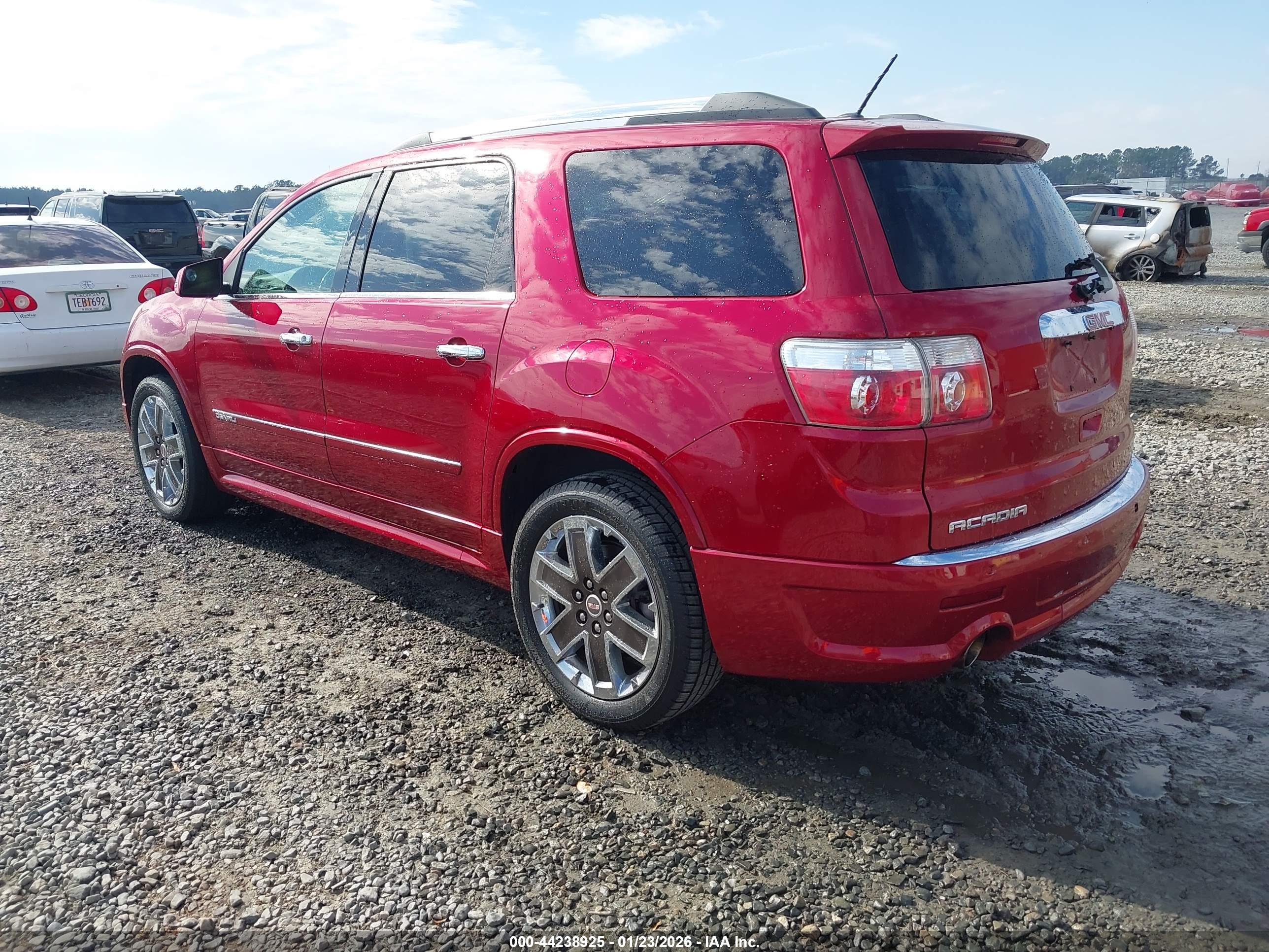 GMC ACADIA image 3