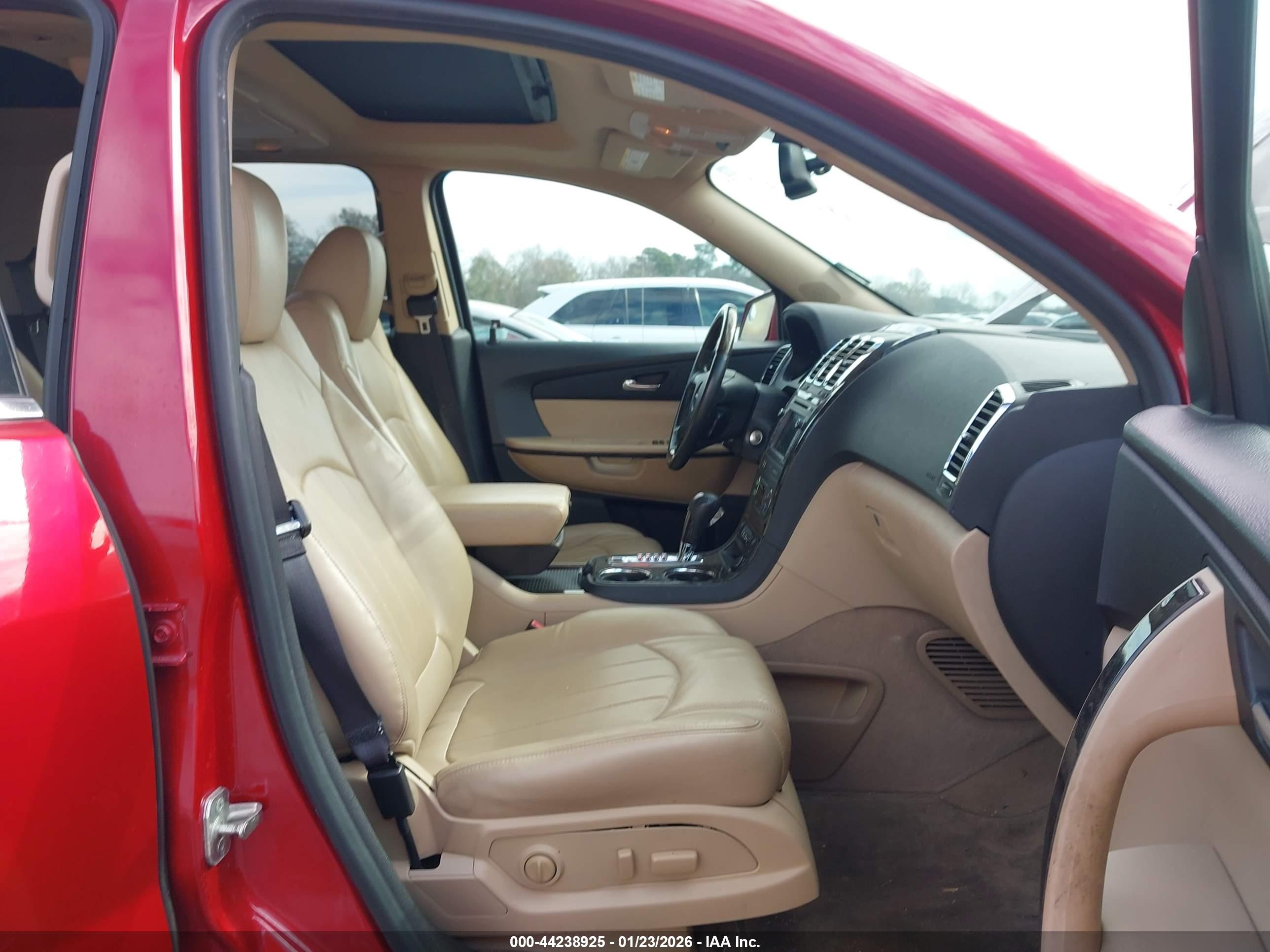 GMC ACADIA image 5
