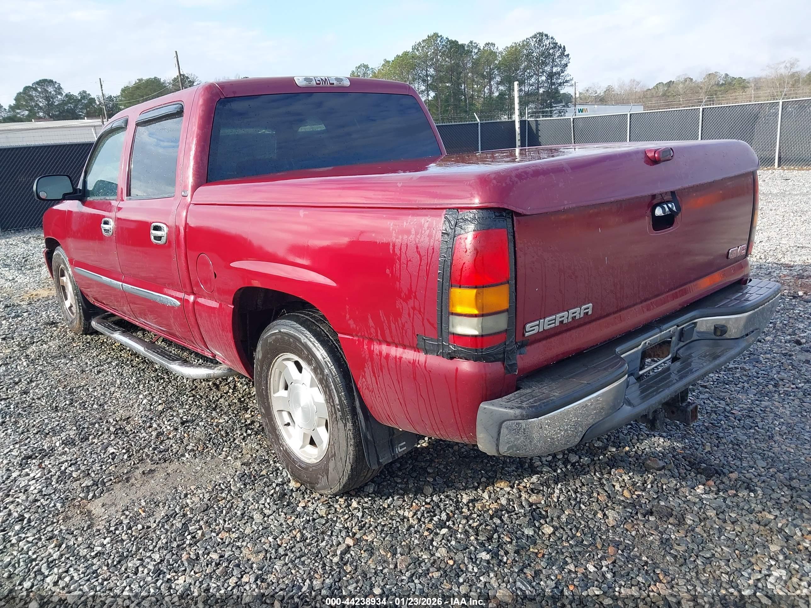 GMC SIERRA image 3