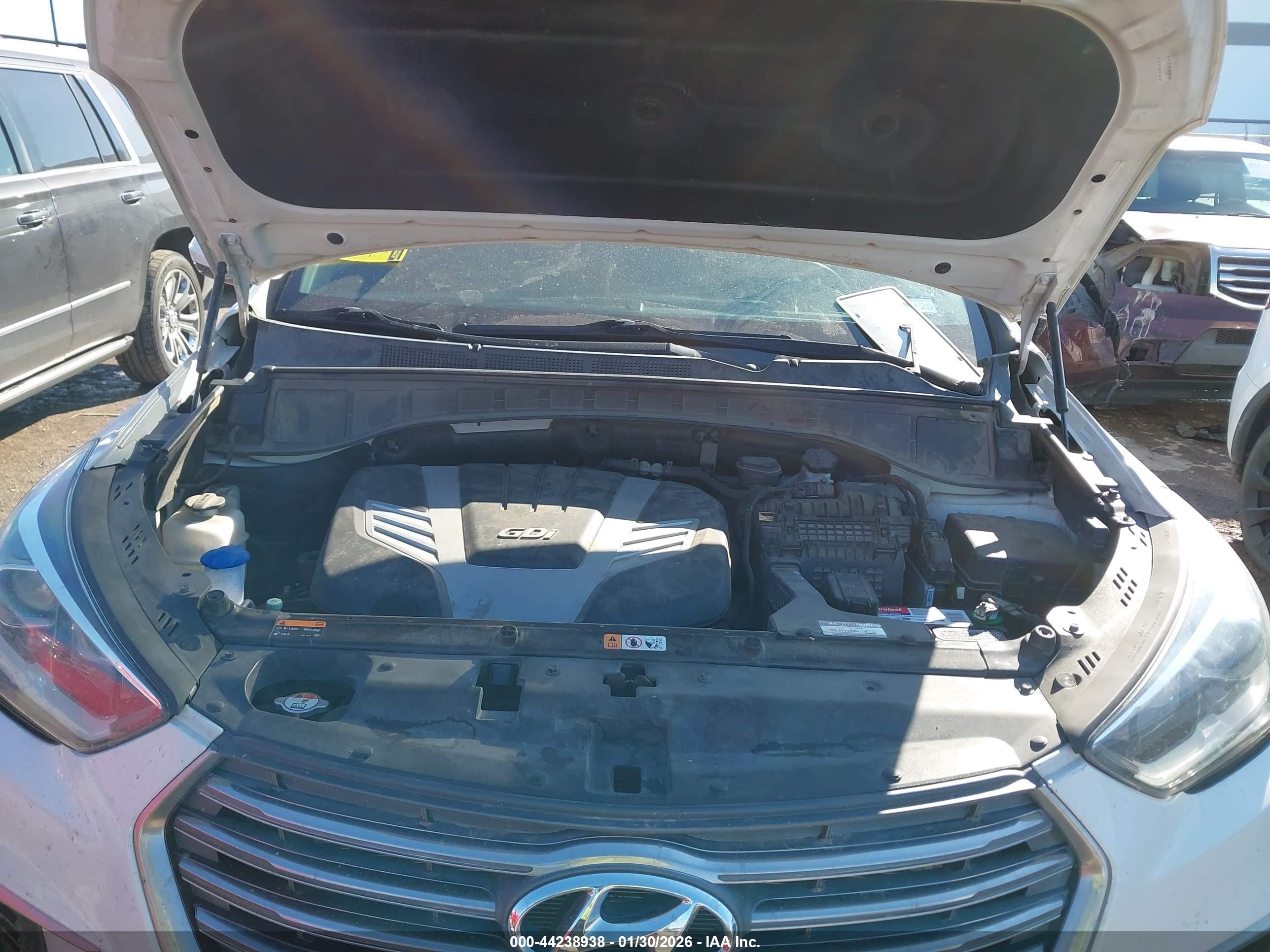 HYUNDAI SANTA image 10