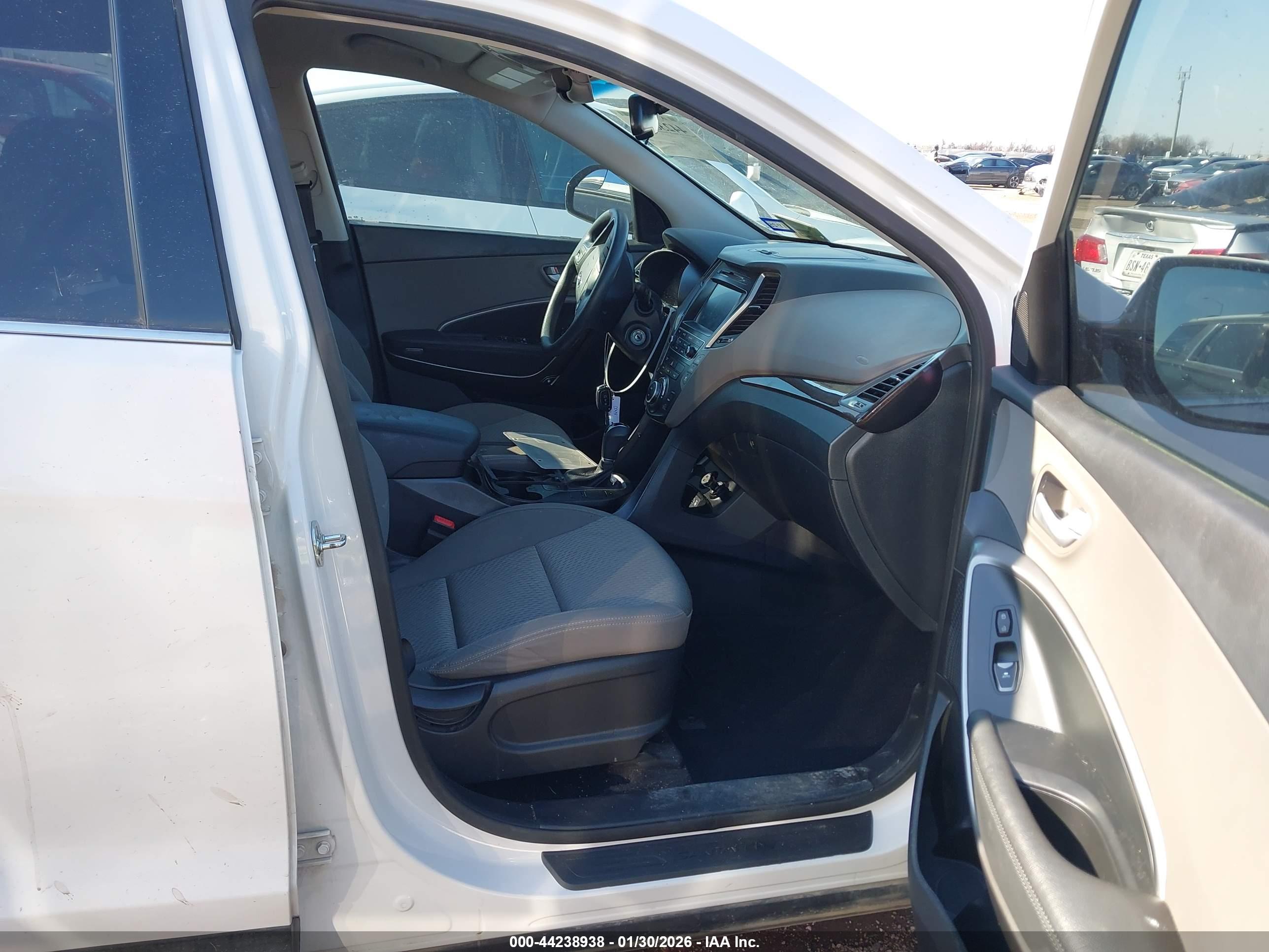 HYUNDAI SANTA image 5