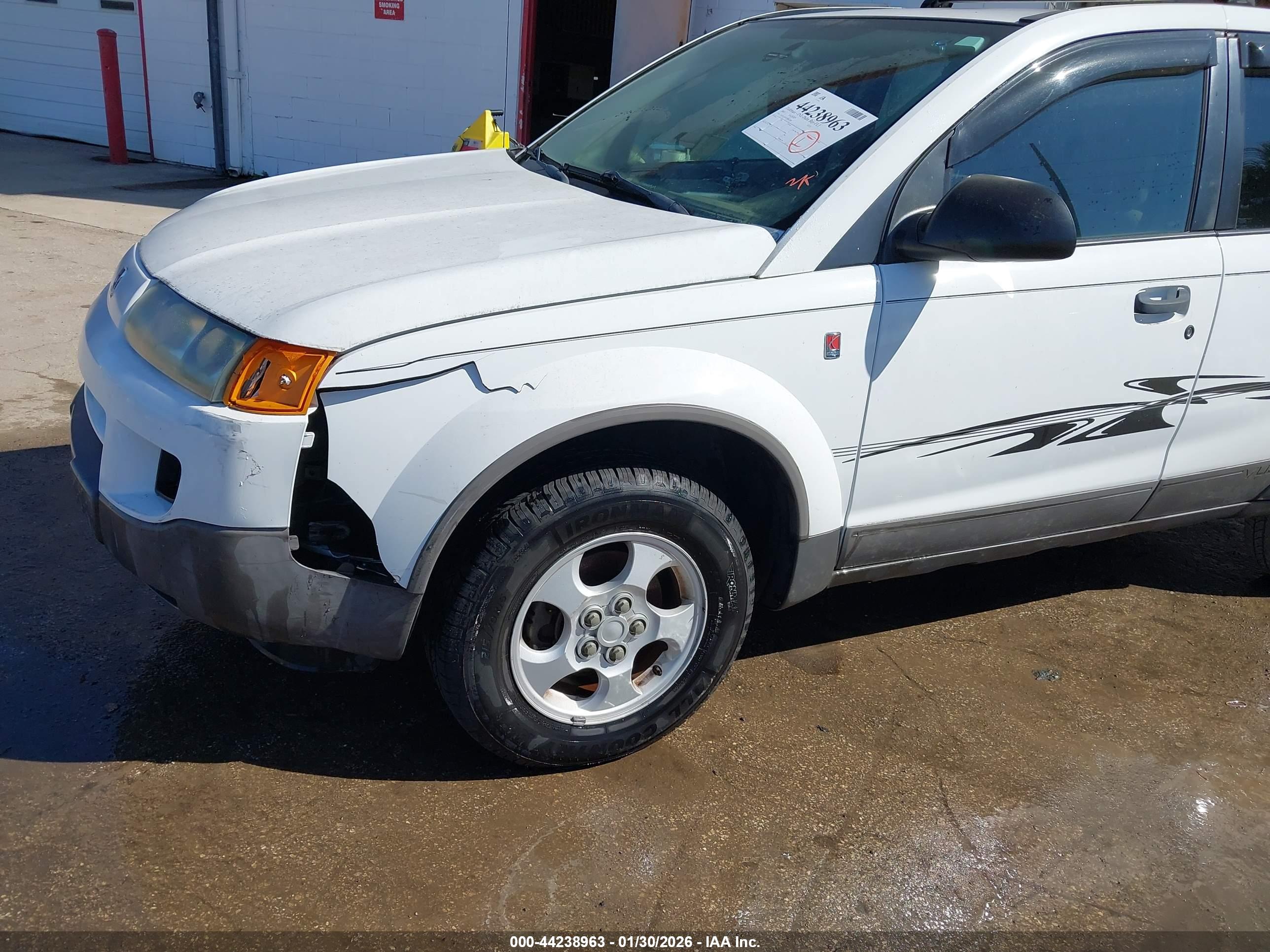 SATURN VUE image 6