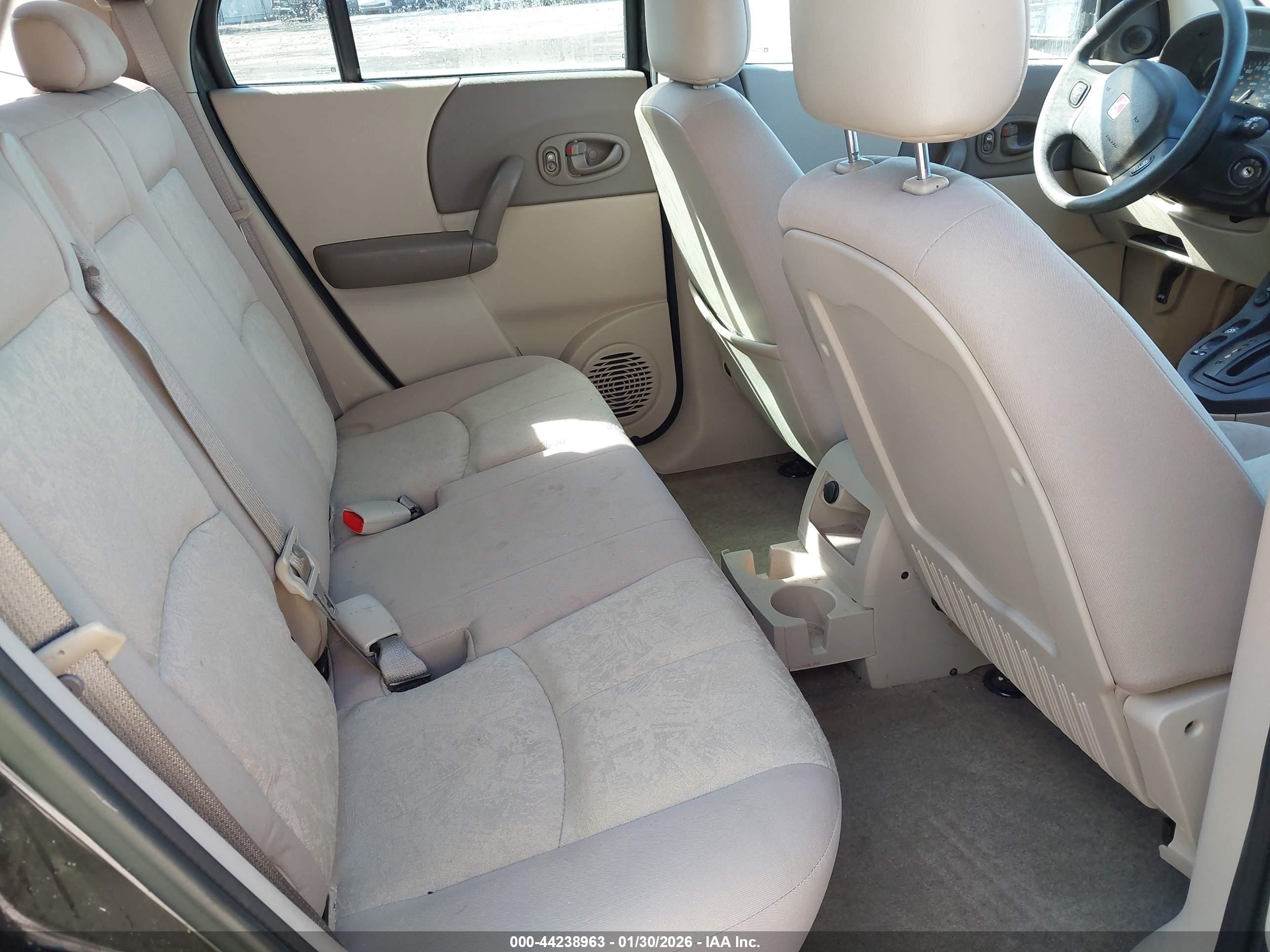 SATURN VUE image 8