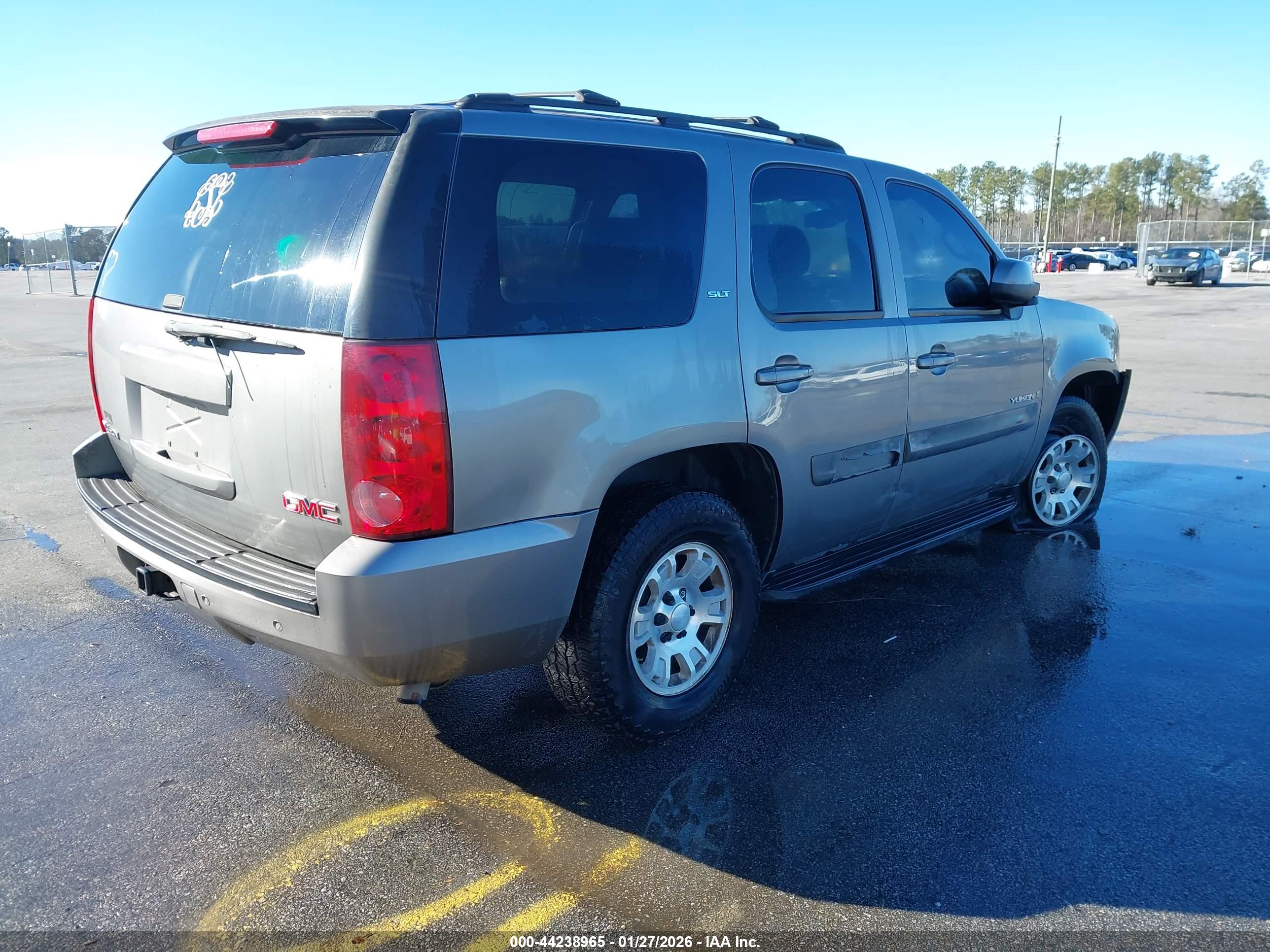 GMC YUKON image 4