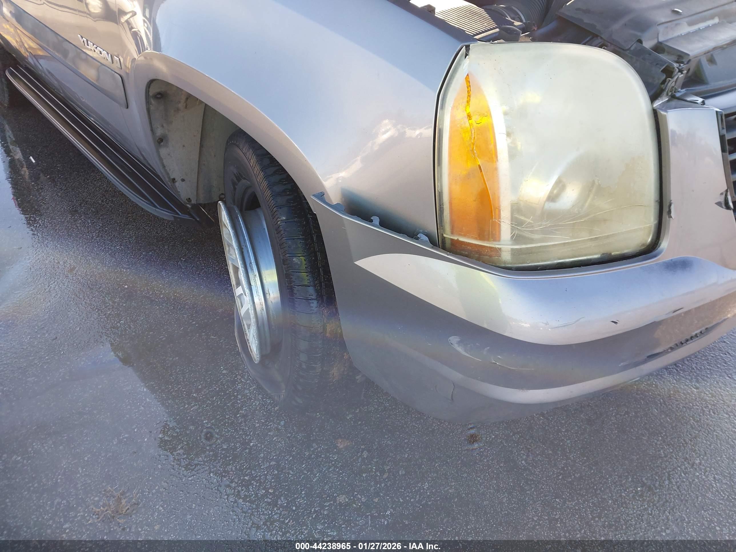 GMC YUKON image 6