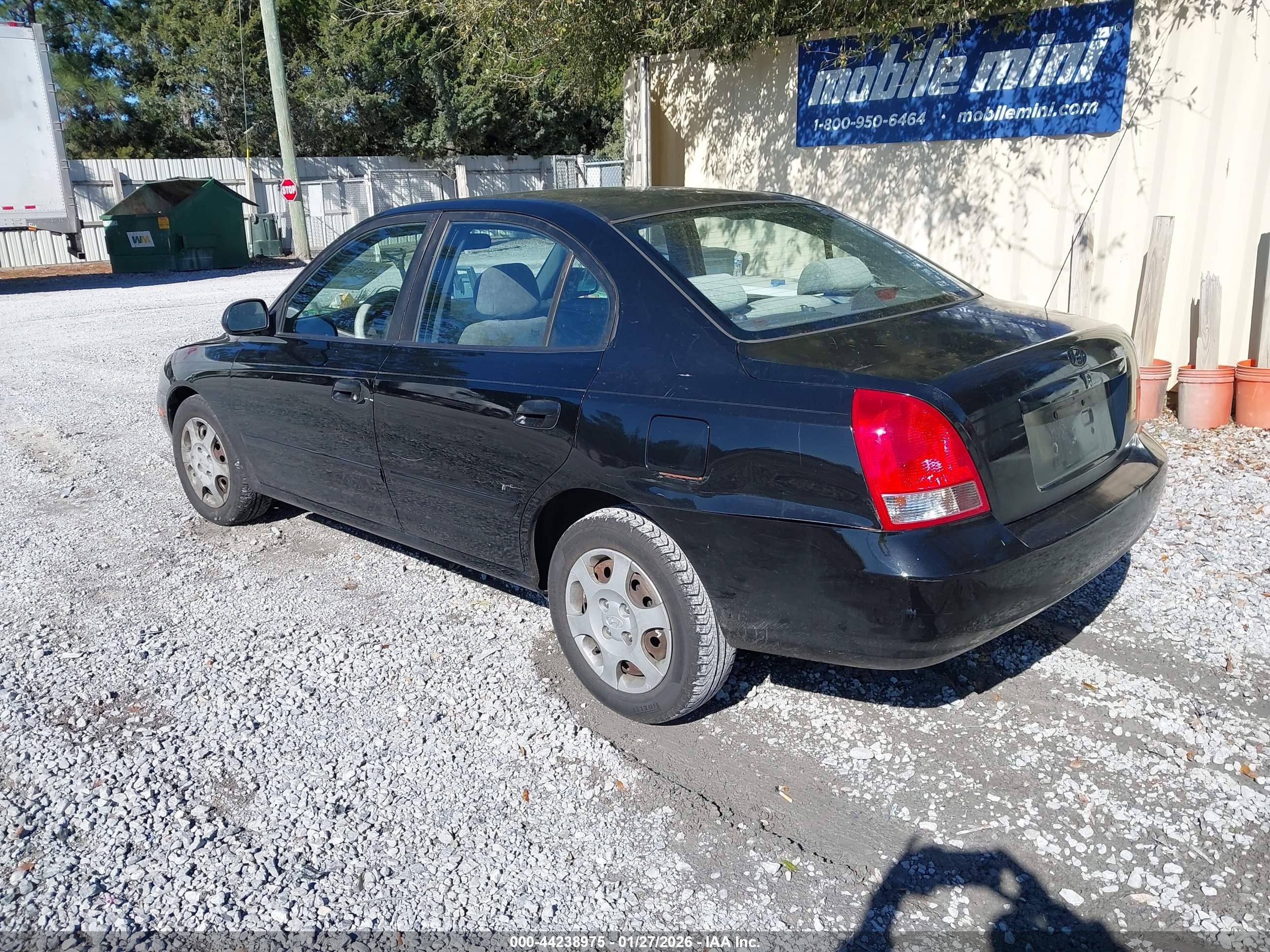 HYUNDAI ELANTRA image 3