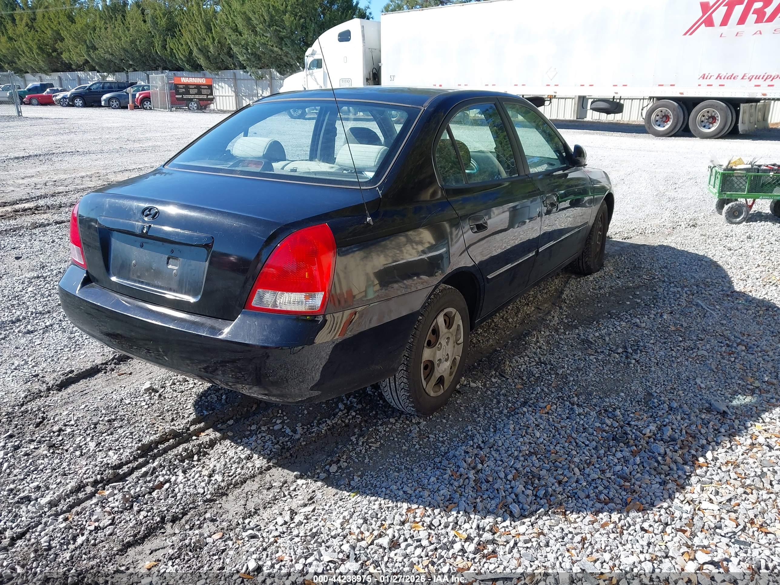 HYUNDAI ELANTRA image 4