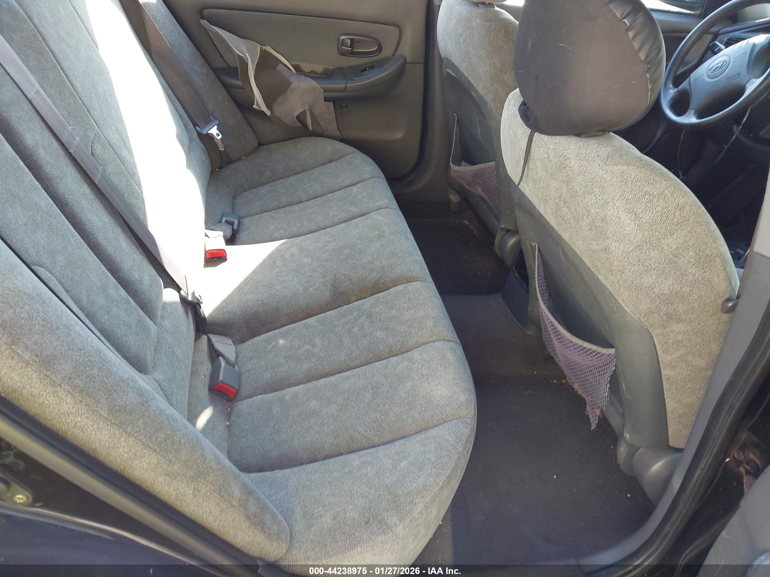 HYUNDAI ELANTRA image 8