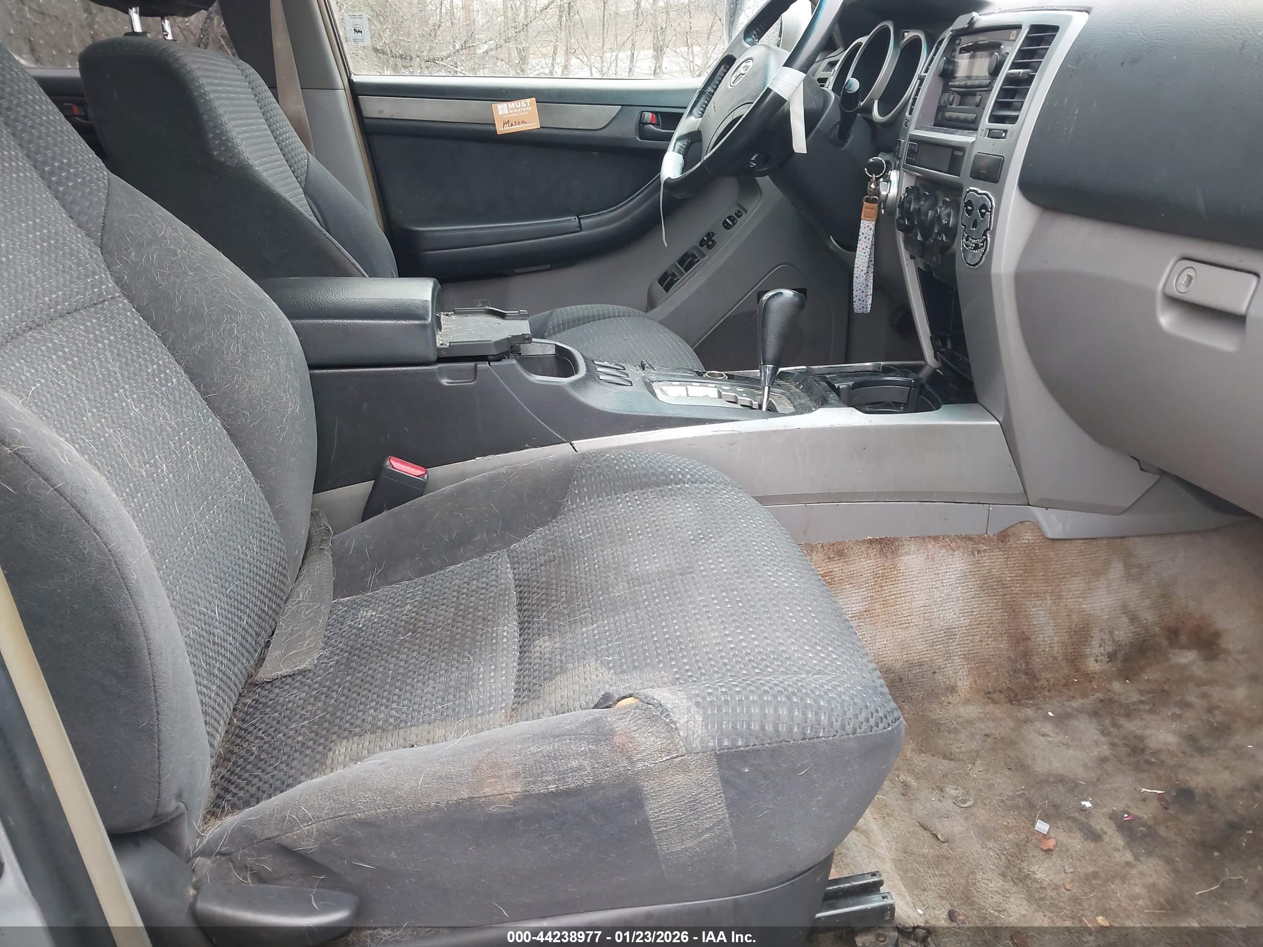TOYOTA 4RUNNER image 5