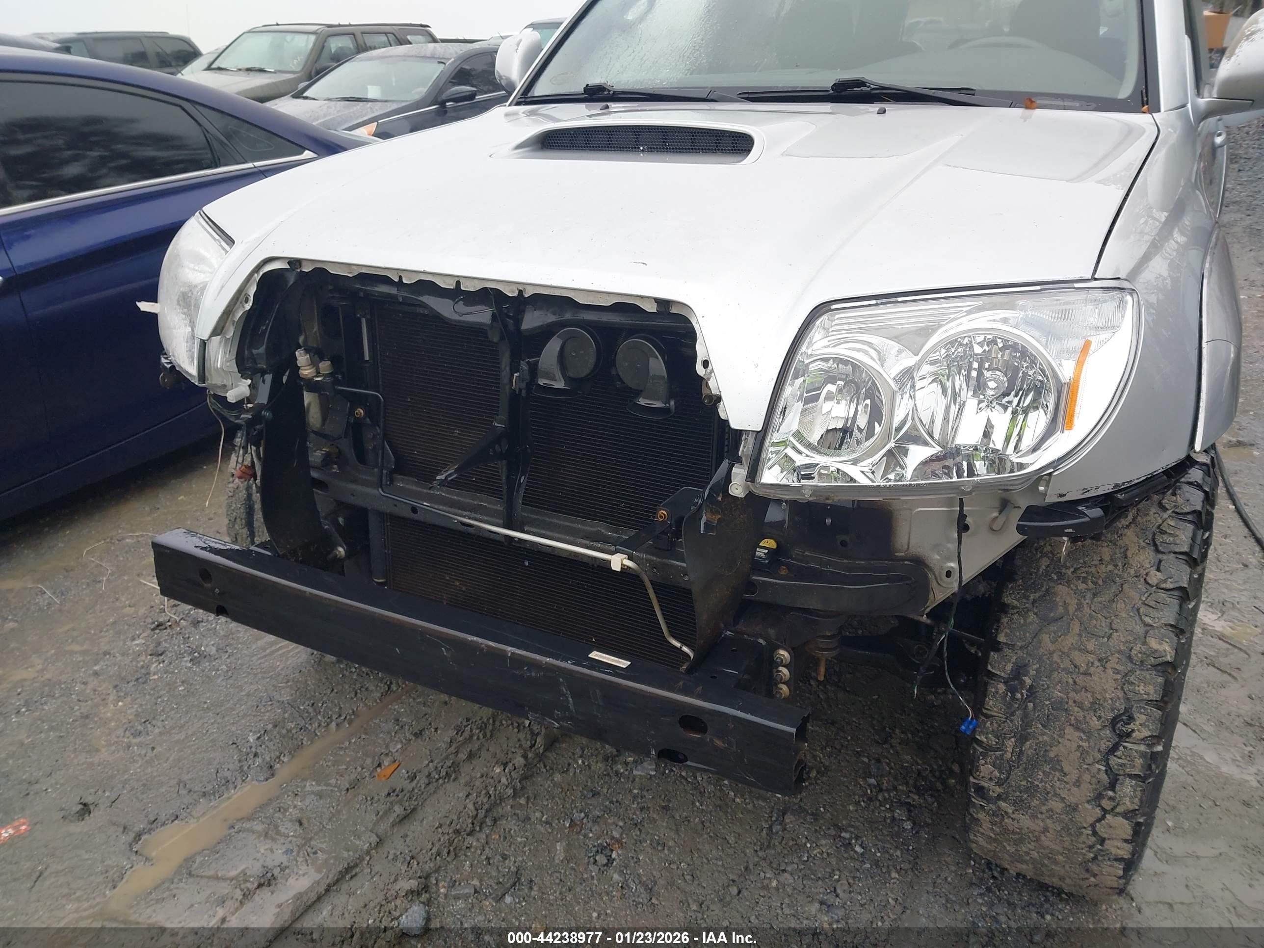 TOYOTA 4RUNNER image 6