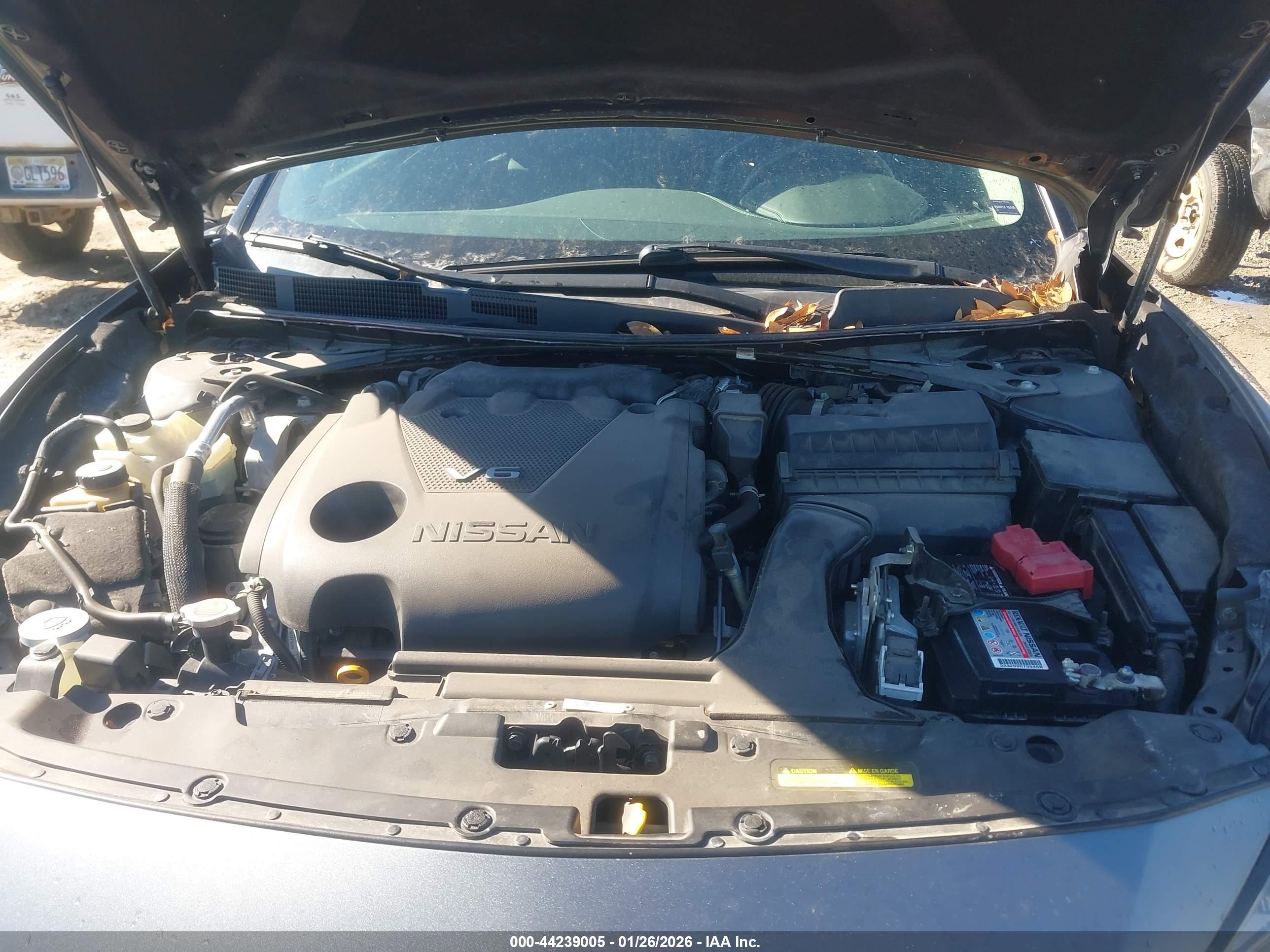 NISSAN MAXIMA image 10